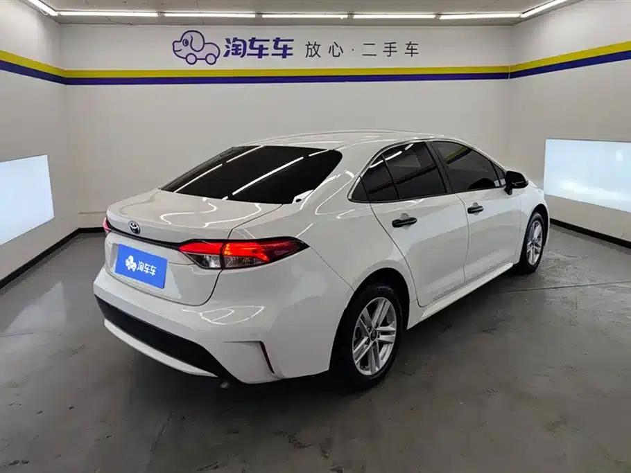 Levin 2022 Hybrid 1.8H E-CVT Luxury Edition — миниатюра 3
