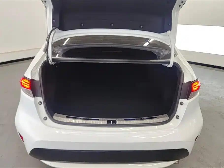 Levin 2022 Hybrid 1.8H E-CVT Luxury Edition — миниатюра 4
