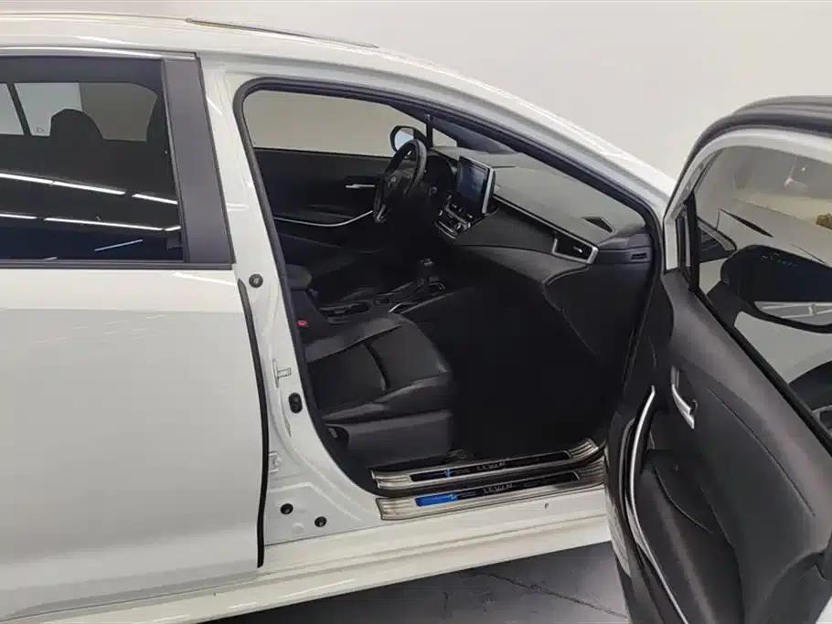 Levin 2022 Hybrid 1.8H E-CVT Luxury Edition — миниатюра 8