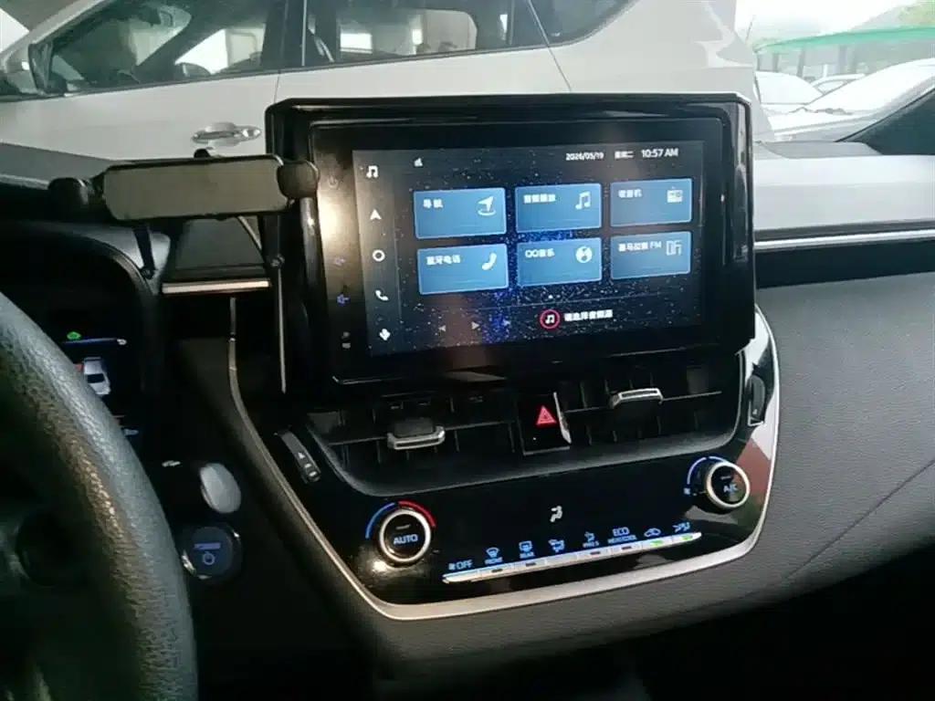 Levin 2021 Hybrid 1.8H E-CVT Luxury Edition — миниатюра 13