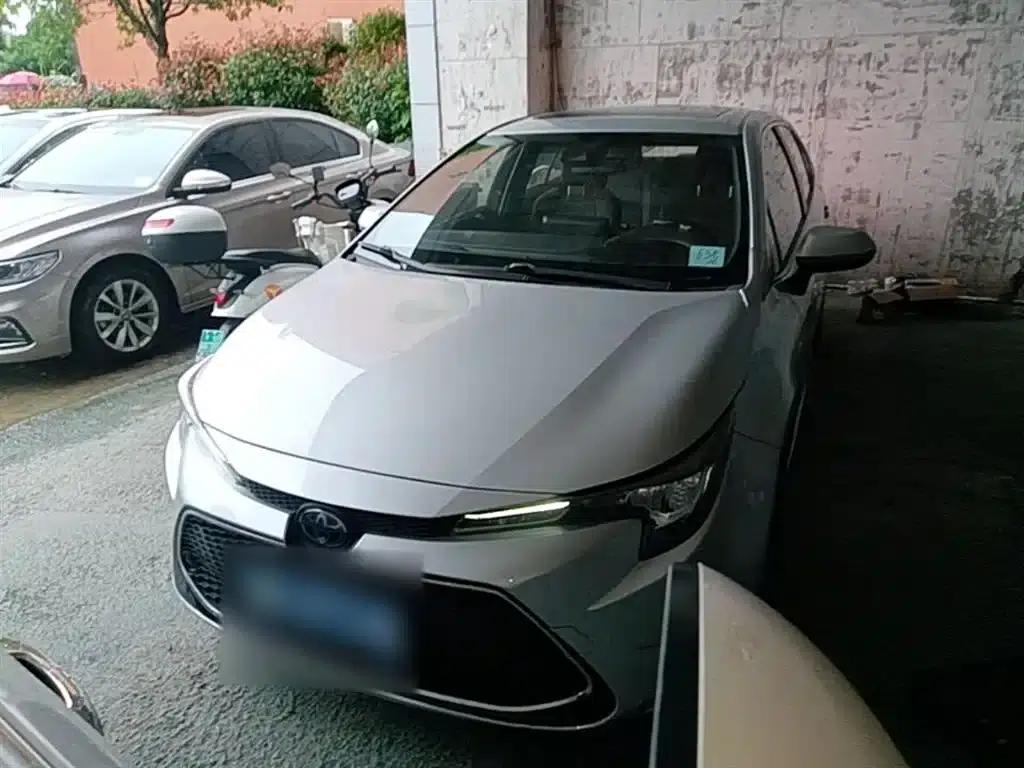 Levin 2021 Hybrid 1.8H E-CVT Luxury Edition — миниатюра 3