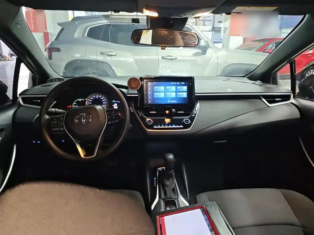 Levin 2021 Hybrid 1.8H E-CVT Luxury Edition — миниатюра 6