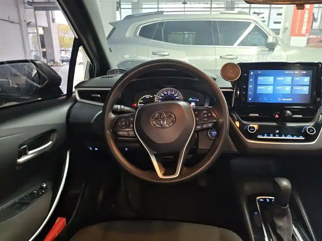 Levin 2021 Hybrid 1.8H E-CVT Luxury Edition — миниатюра 7