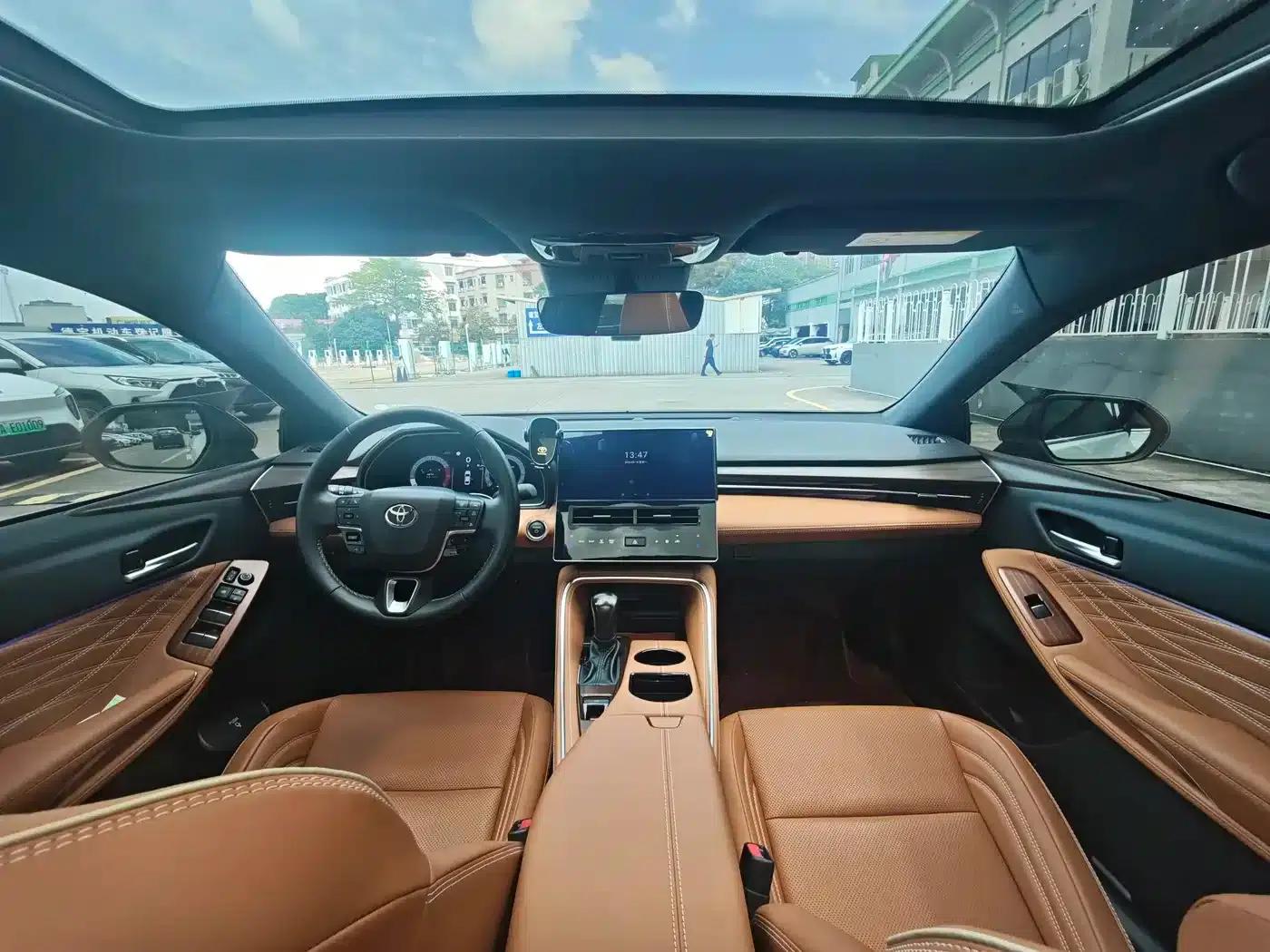 2024 Toyota Avalon Hybrid 2.5L XLE Premium Edition — миниатюра 12