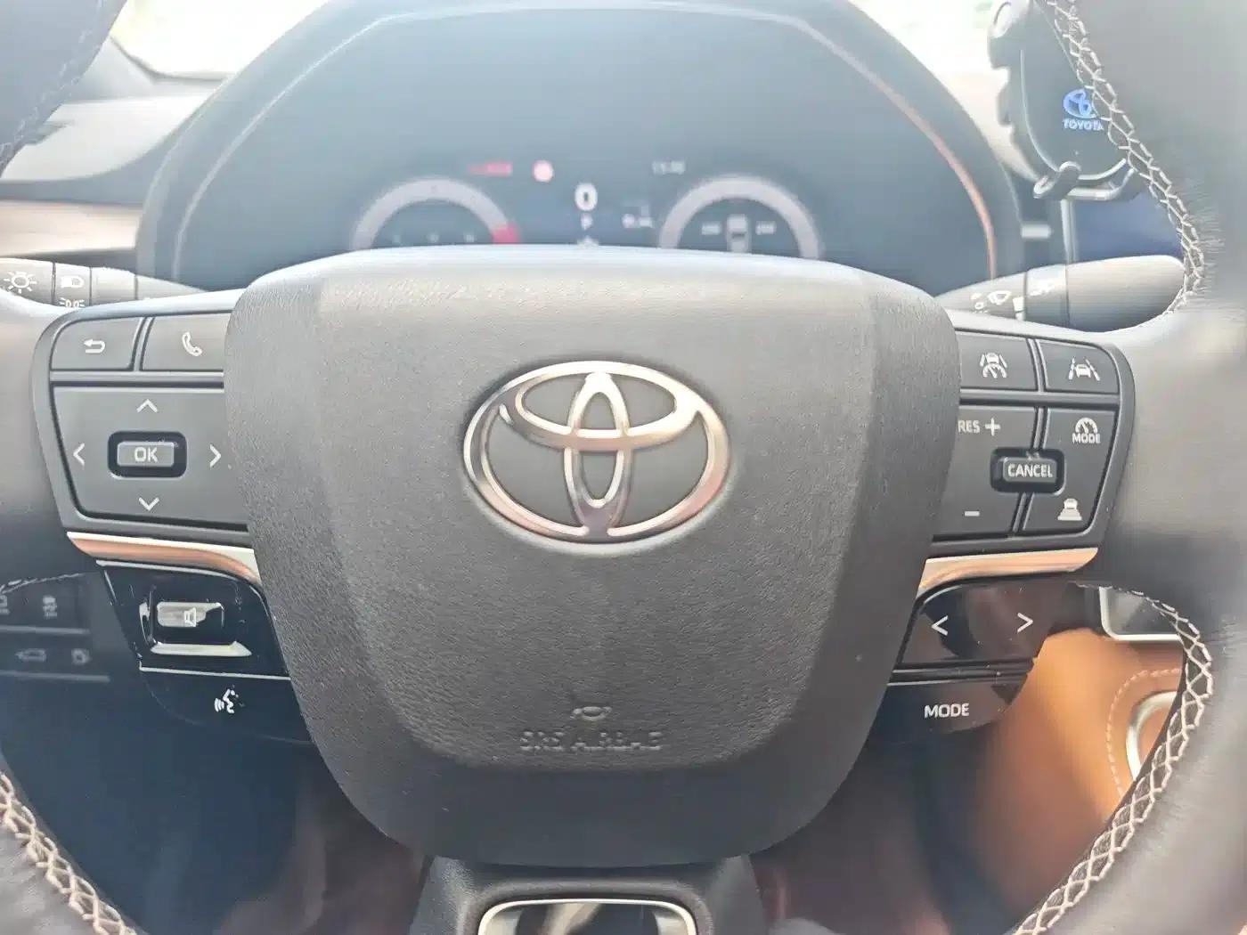 2024 Toyota Avalon Hybrid 2.5L XLE Premium Edition — миниатюра 15