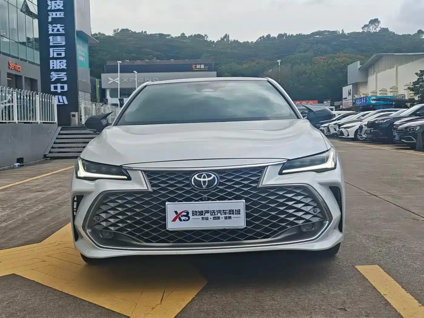 2024 Toyota Avalon Hybrid 2.5L XLE Premium Edition — миниатюра 3