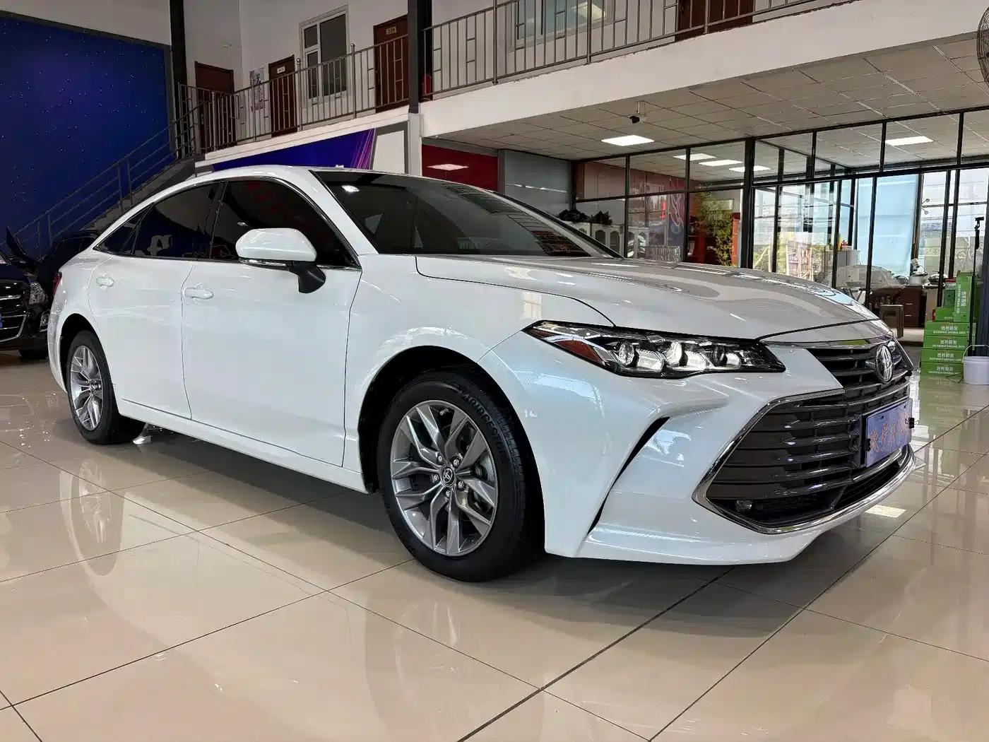 2019 Toyota Avalon 2.0L Entry-level Edition (China VI Emission Standard) — миниатюра 3