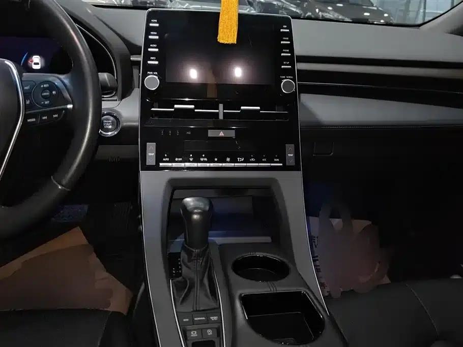 2021 Toyota Avalon 2.5L Luxury Edition — миниатюра 16