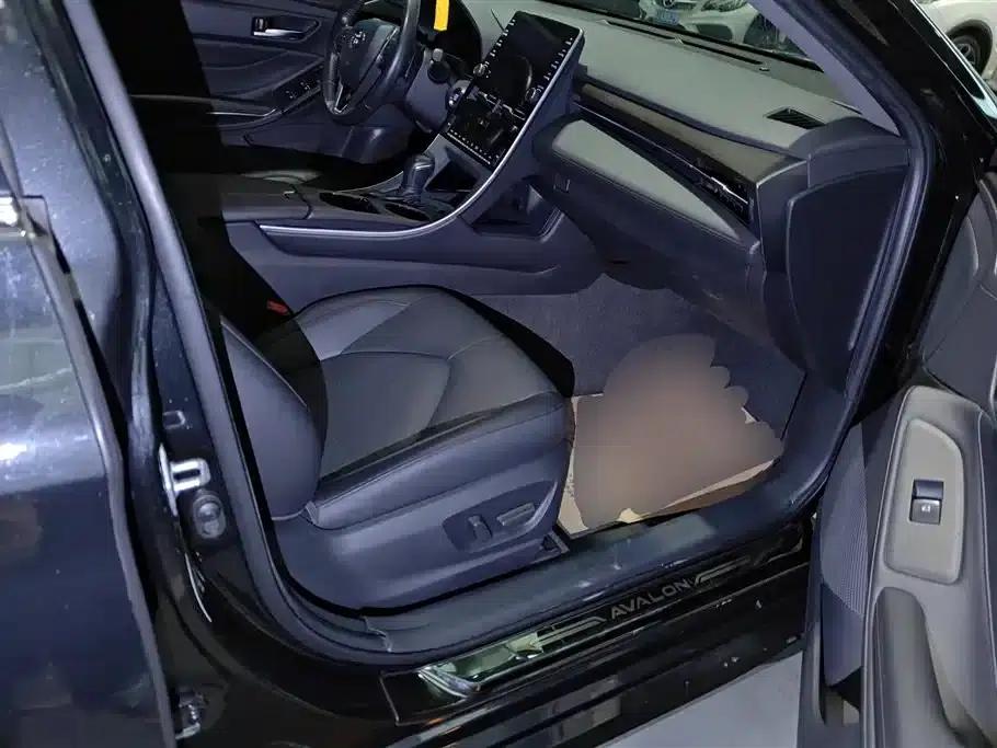 2021 Toyota Avalon 2.5L Luxury Edition — миниатюра 8