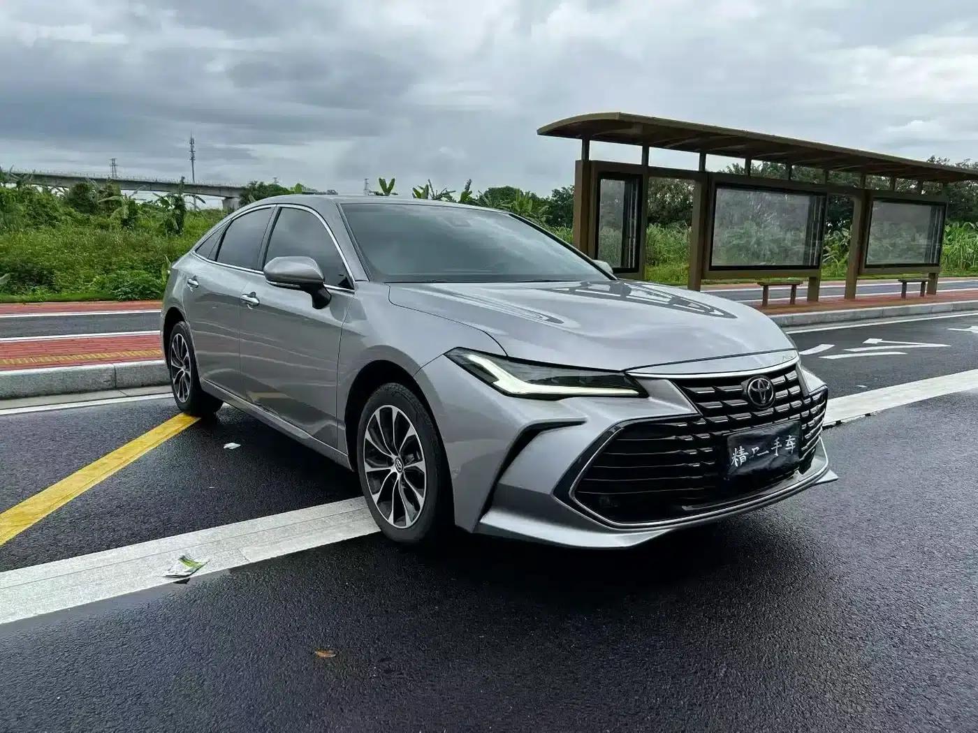 2022 Toyota Avalon 2.0L Luxury Edition — миниатюра 3