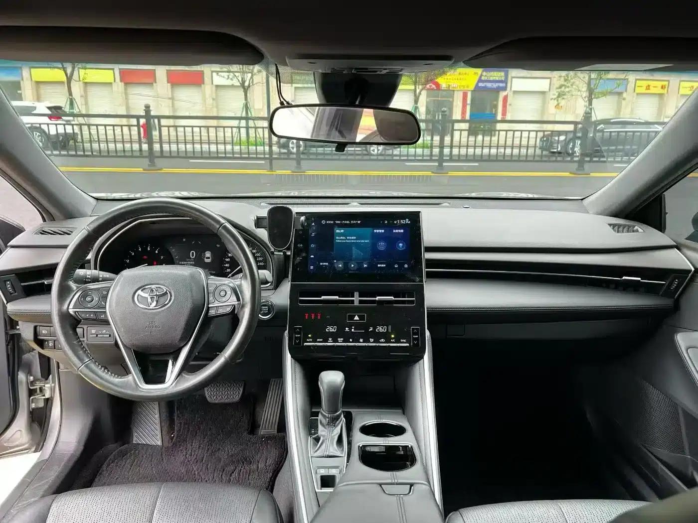 2022 Toyota Avalon 2.0L Luxury Edition — миниатюра 5