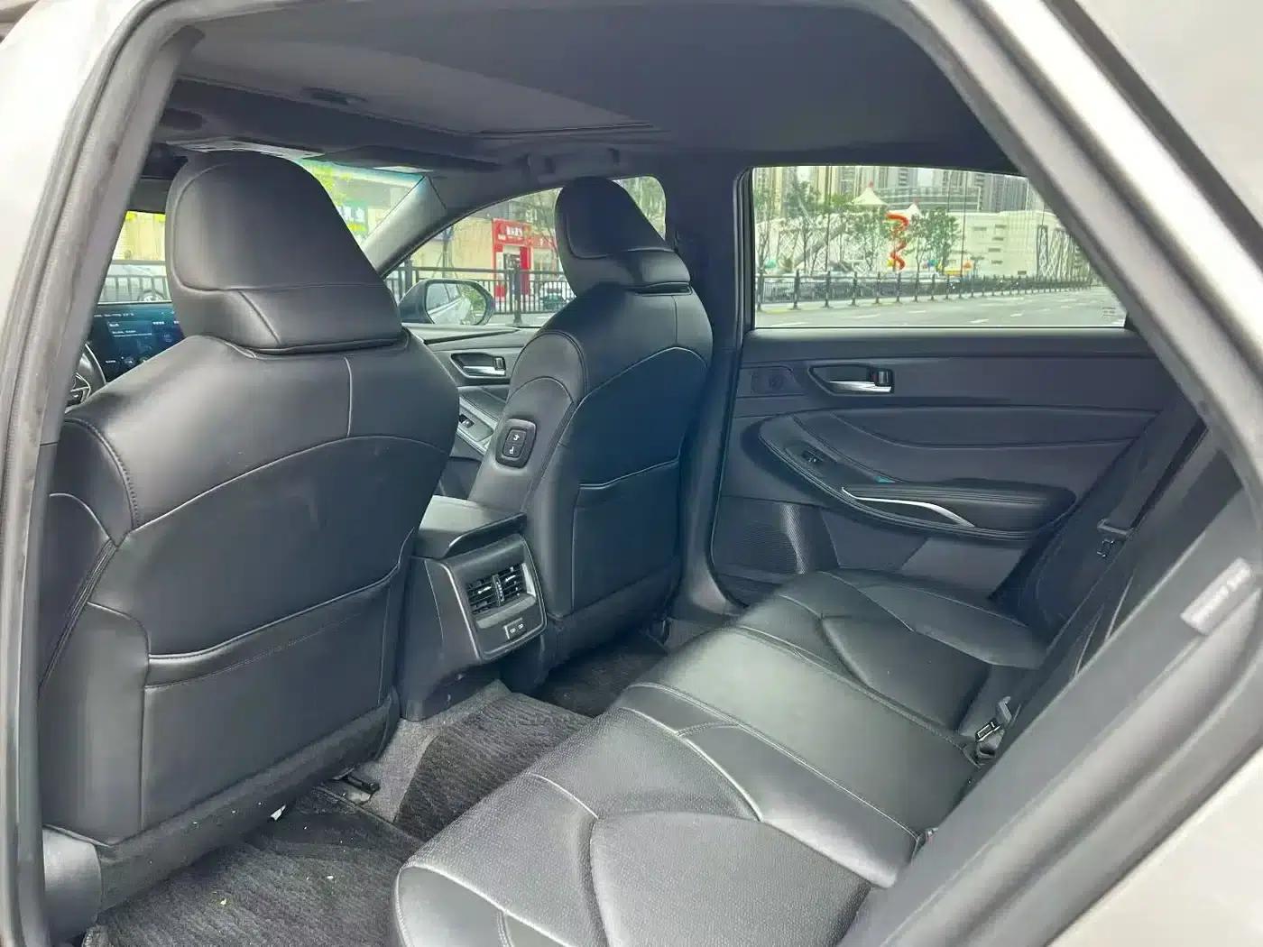 2022 Toyota Avalon 2.0L Luxury Edition — миниатюра 6