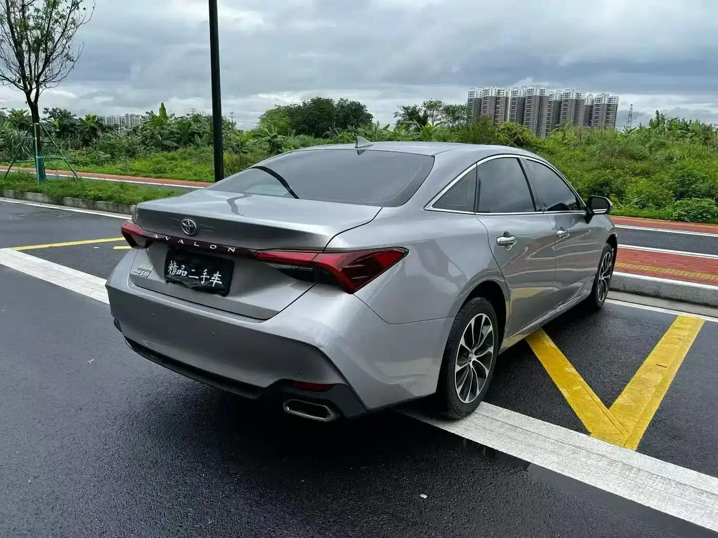 2022 Toyota Avalon 2.0L Luxury Edition — миниатюра 9
