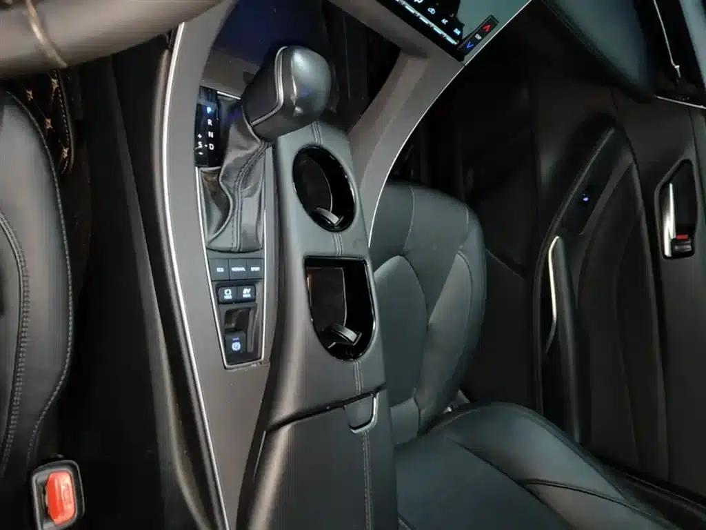 2019 Toyota Avalon Hybrid 2.5L Luxury Edition (China VI Emission Standard) — миниатюра 14