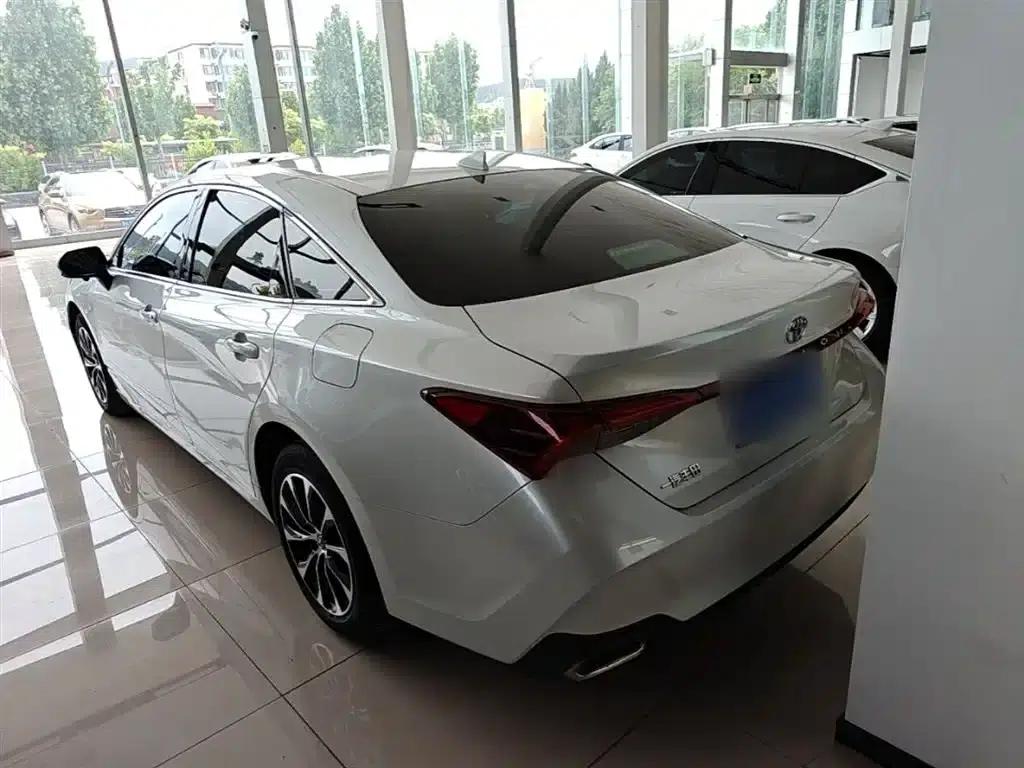 2023 Toyota Avalon 2.0L Premium Edition — миниатюра 5