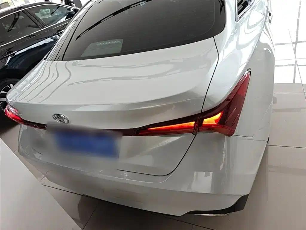 2023 Toyota Avalon 2.0L Premium Edition — миниатюра 6