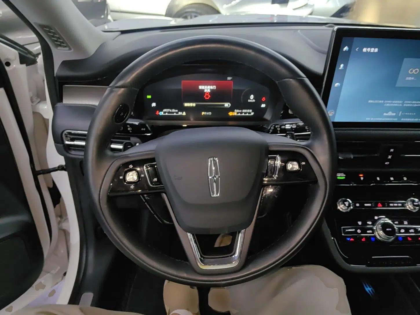 Lincoln Corsair 2022 2.0T Two-Wheel Drive Deluxe Edition — миниатюра 14