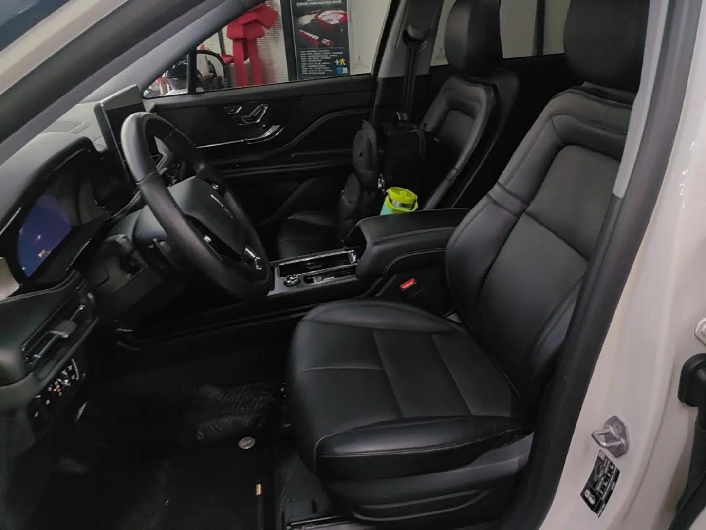 Lincoln Corsair 2022 2.0T Two-Wheel Drive Deluxe Edition — миниатюра 18