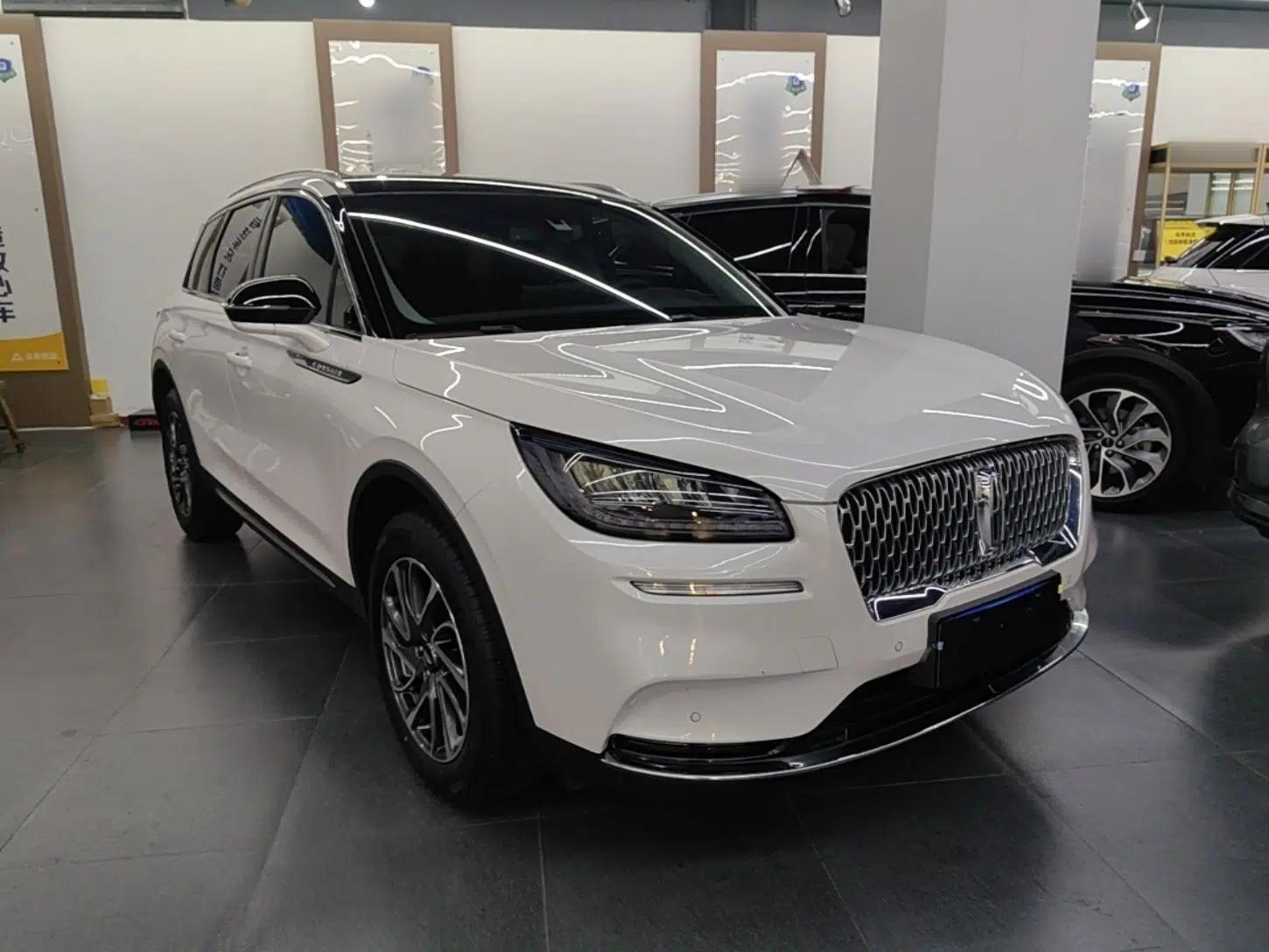 Lincoln Corsair 2022 2.0T Two-Wheel Drive Deluxe Edition — миниатюра 3