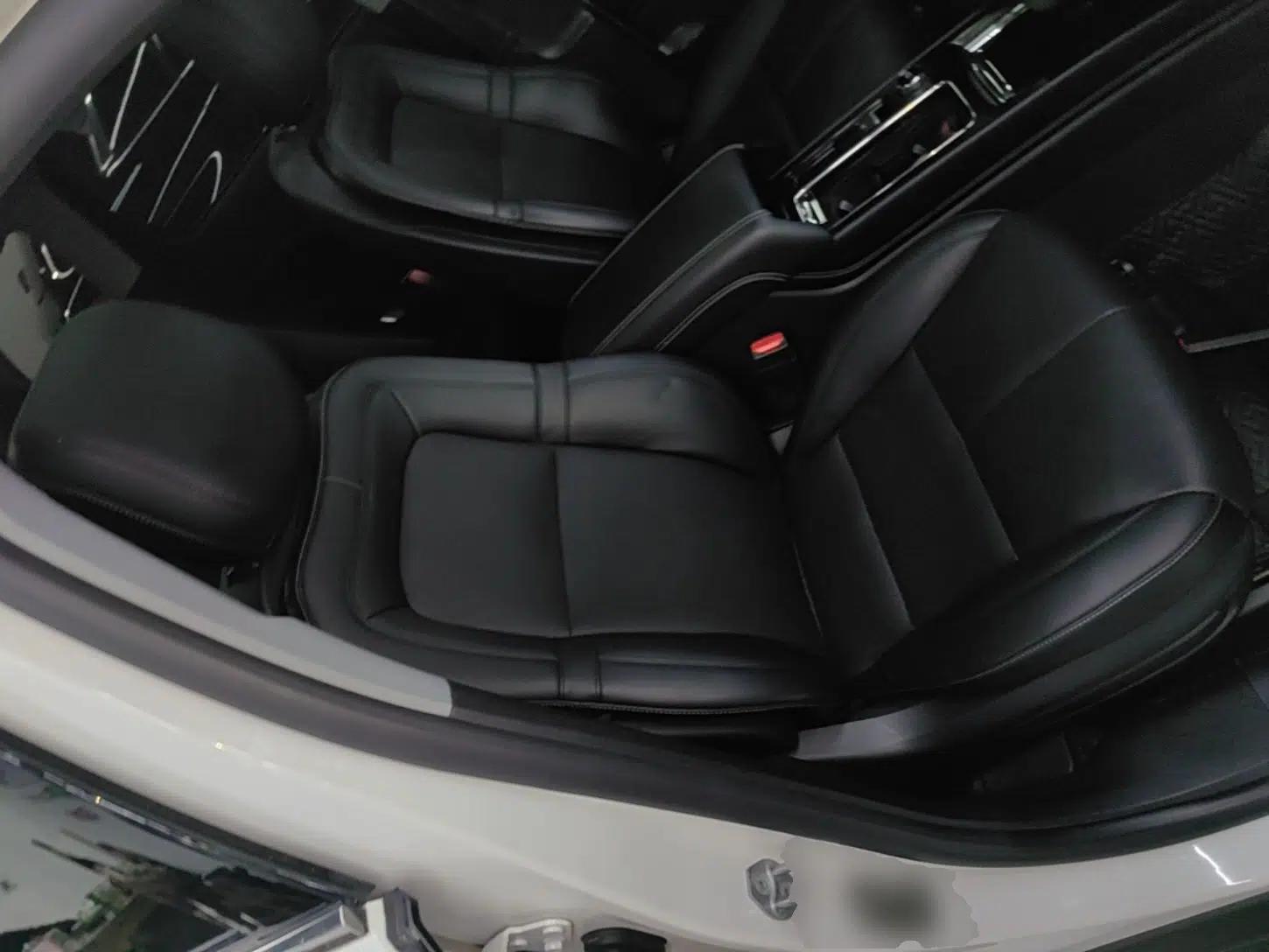 Lincoln Corsair 2022 2.0T Two-Wheel Drive Deluxe Edition — миниатюра 23