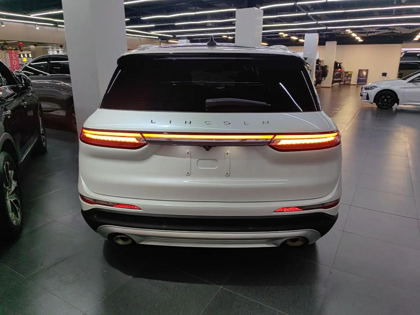 Lincoln Corsair 2022 2.0T Two-Wheel Drive Deluxe Edition — миниатюра 5
