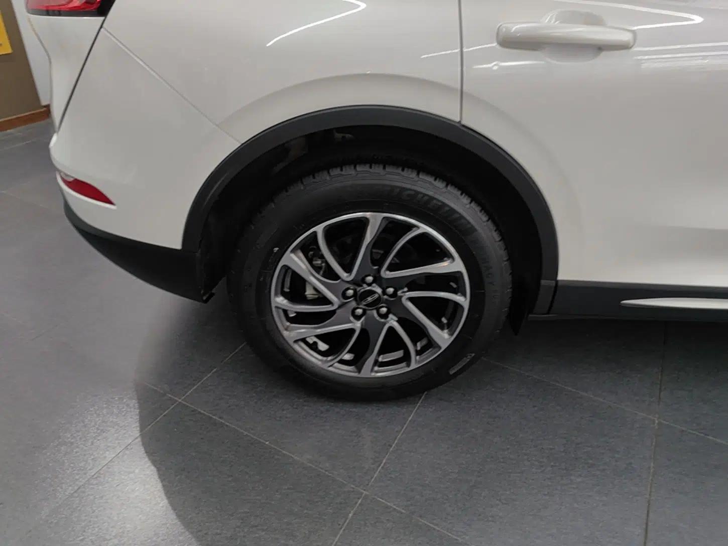 Lincoln Corsair 2022 2.0T Two-Wheel Drive Deluxe Edition — миниатюра 10
