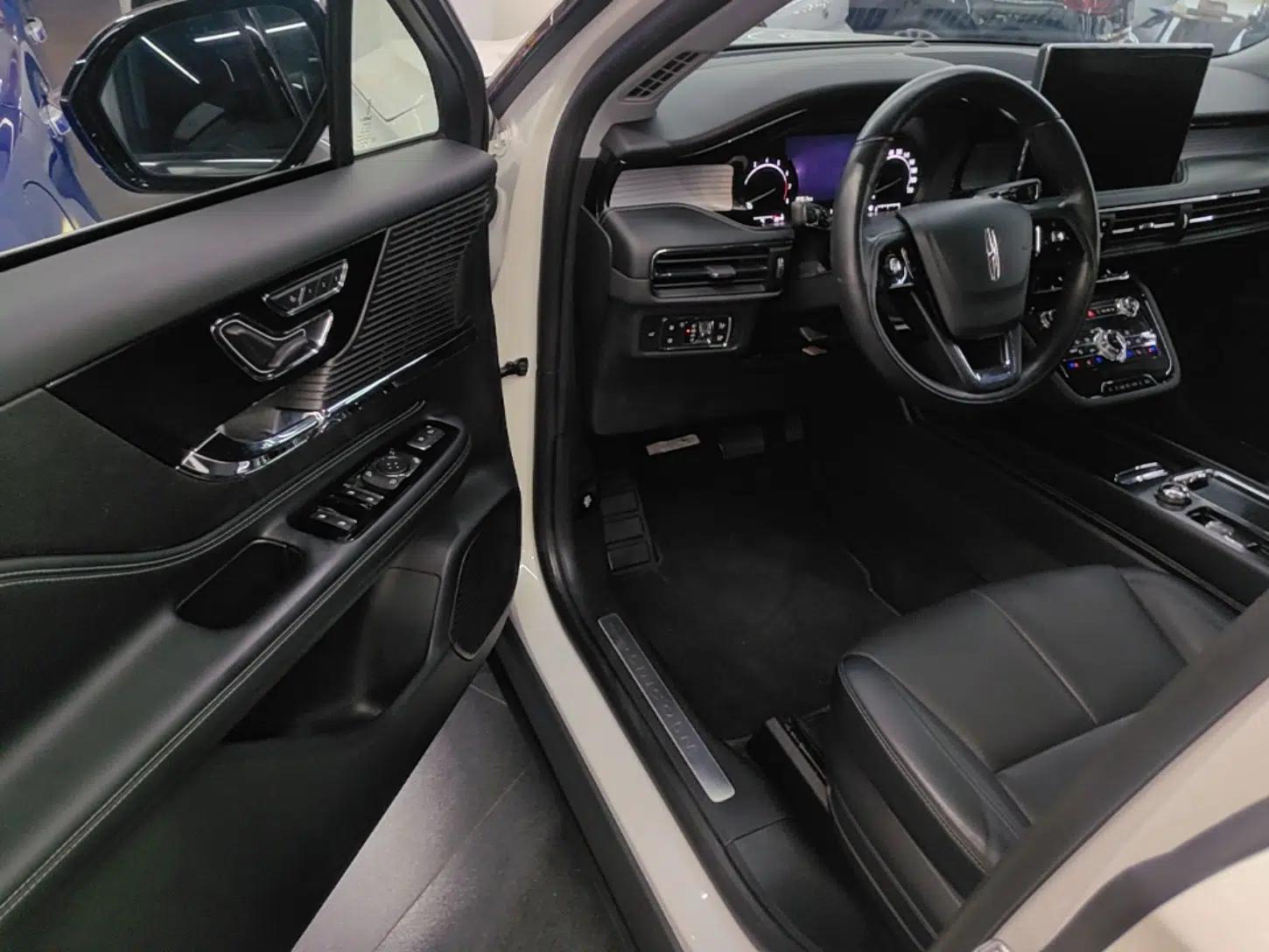 Lincoln Corsair 2021 2.0T Two-Wheel Drive Deluxe Edition — миниатюра 19
