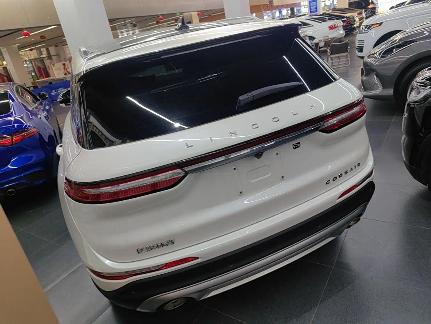 Lincoln Corsair 2021 2.0T Two-Wheel Drive Deluxe Edition — миниатюра 4