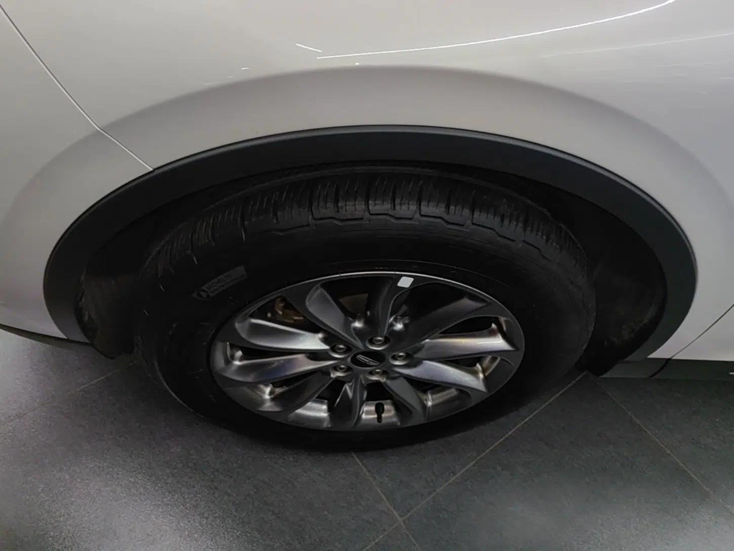 Lincoln Corsair 2021 2.0T Two-Wheel Drive Deluxe Edition — миниатюра 8