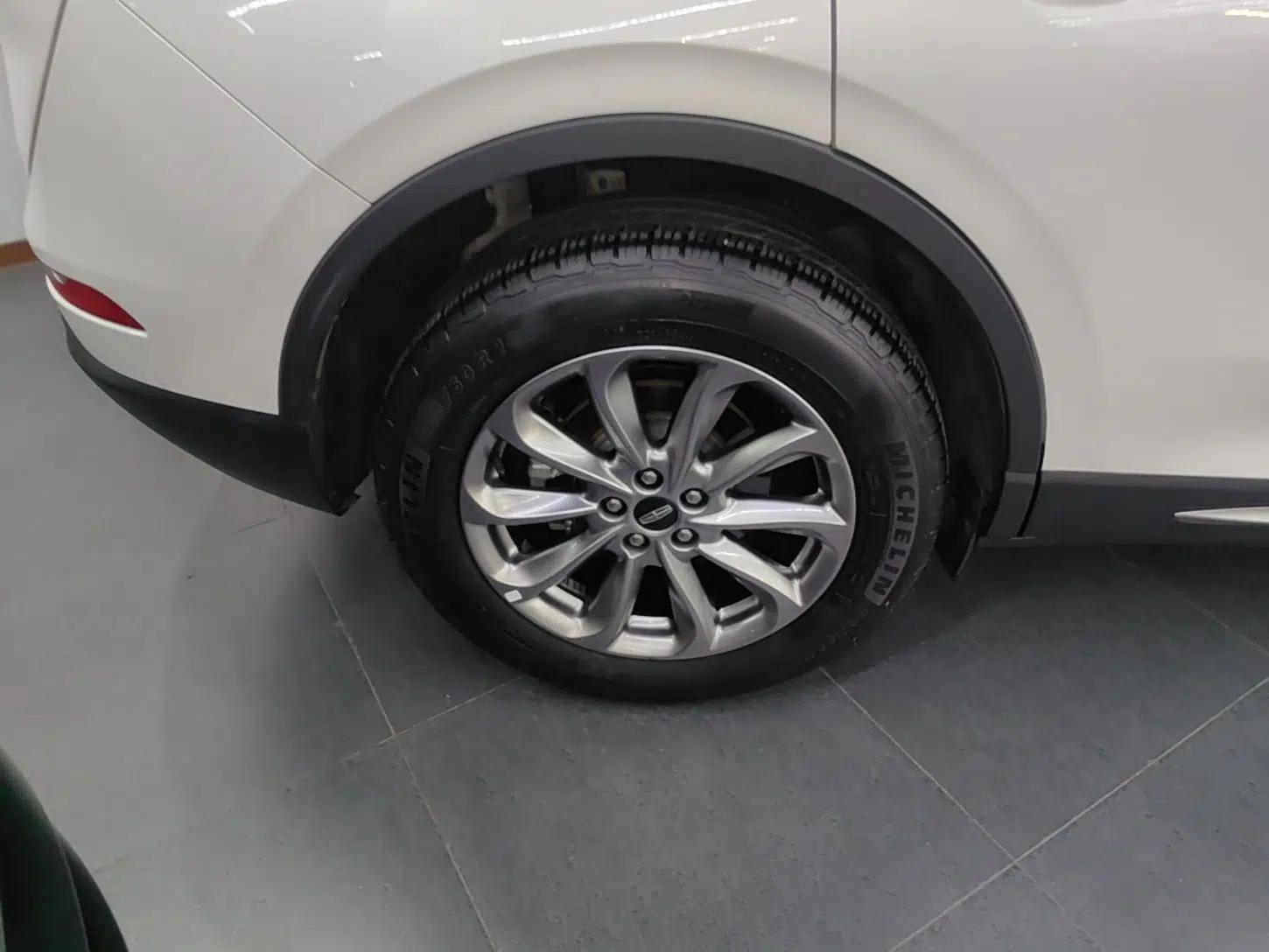 Lincoln Corsair 2021 2.0T Two-Wheel Drive Deluxe Edition — миниатюра 10