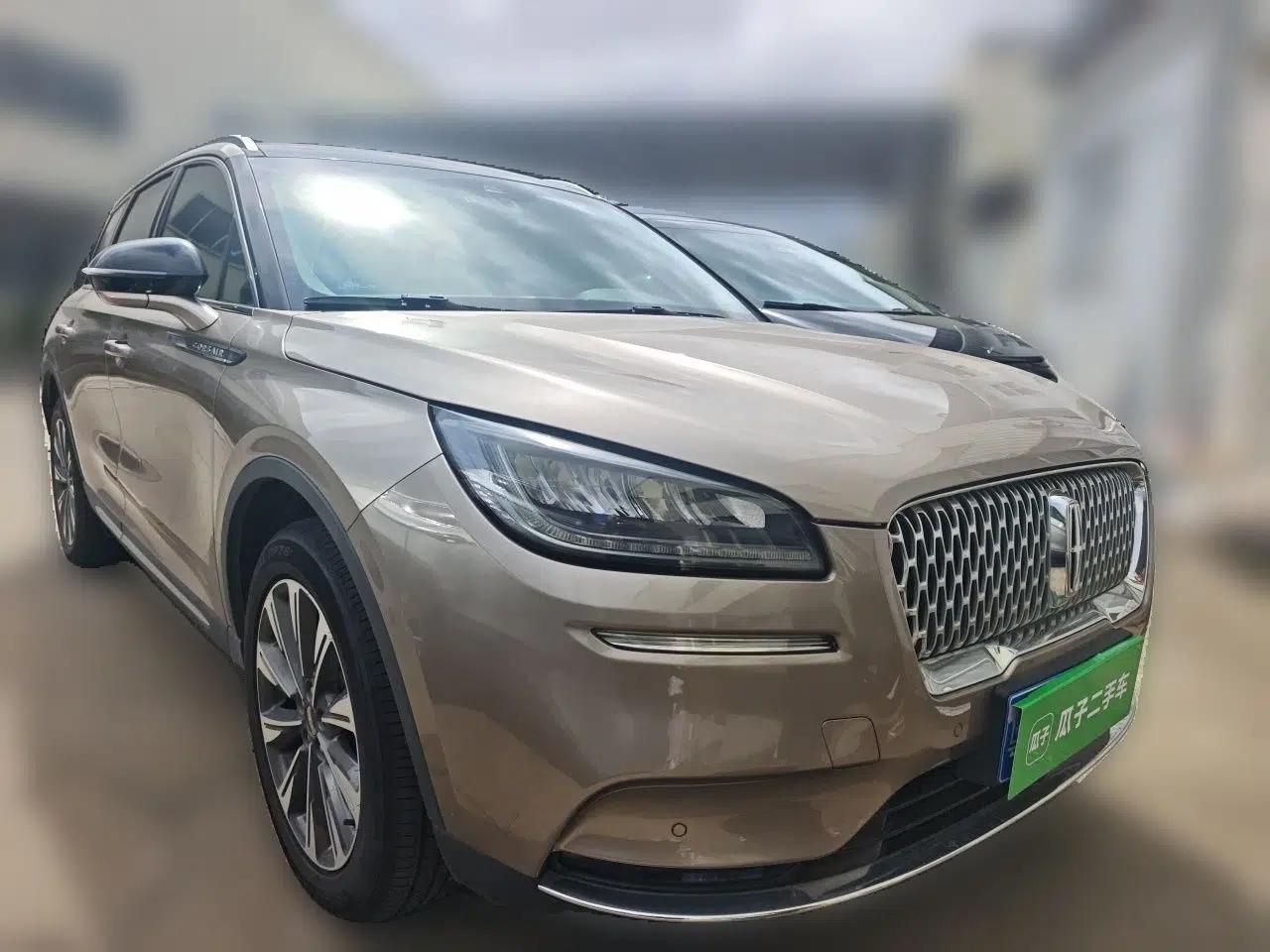 Lincoln Corsair 2022 2.0T Two-Wheel Drive Luxury Edition — миниатюра 3