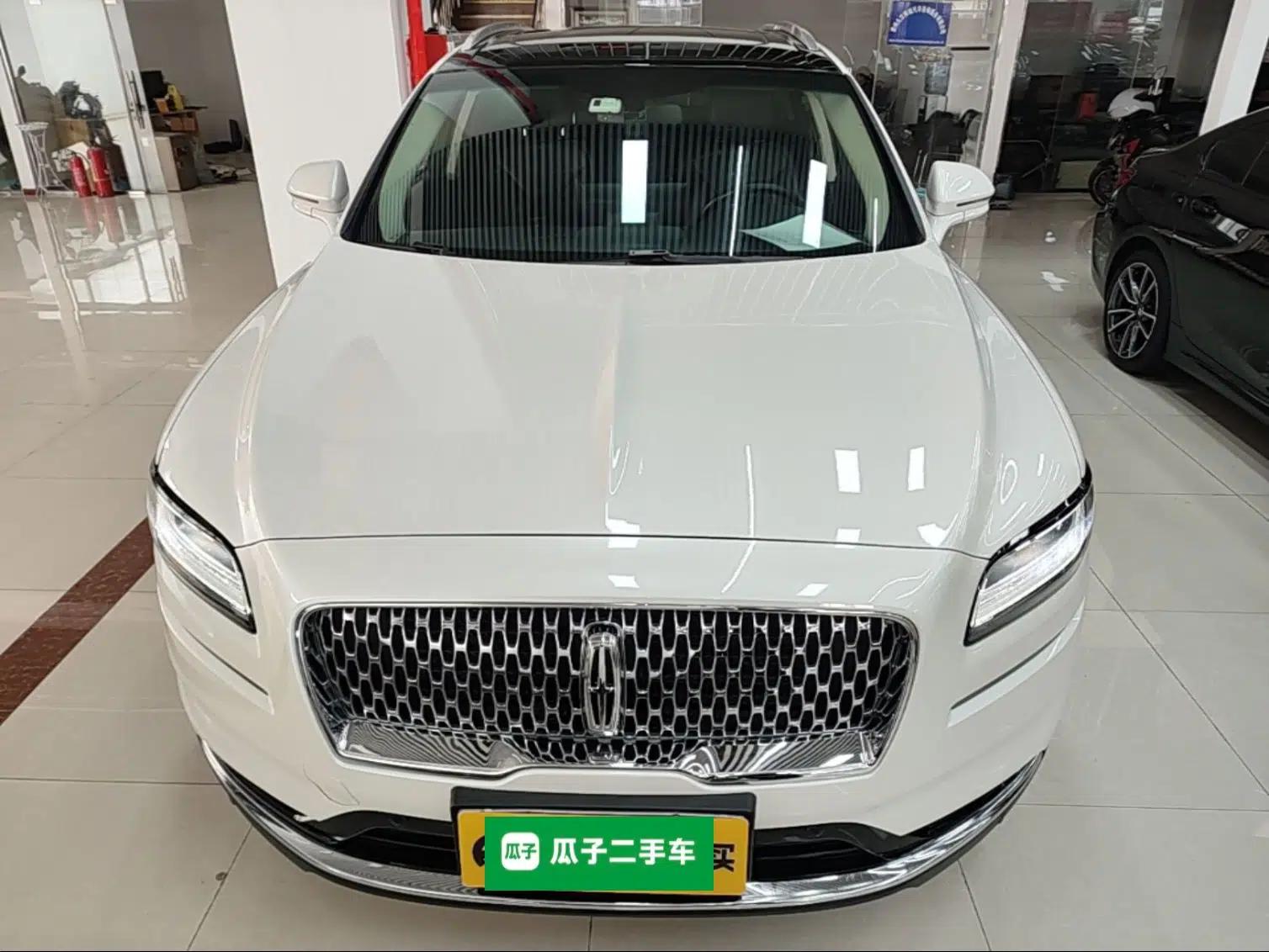 Lincoln Nautilus 2021 2.0T Four-Wheel Drive Luxury Edition — миниатюра 2