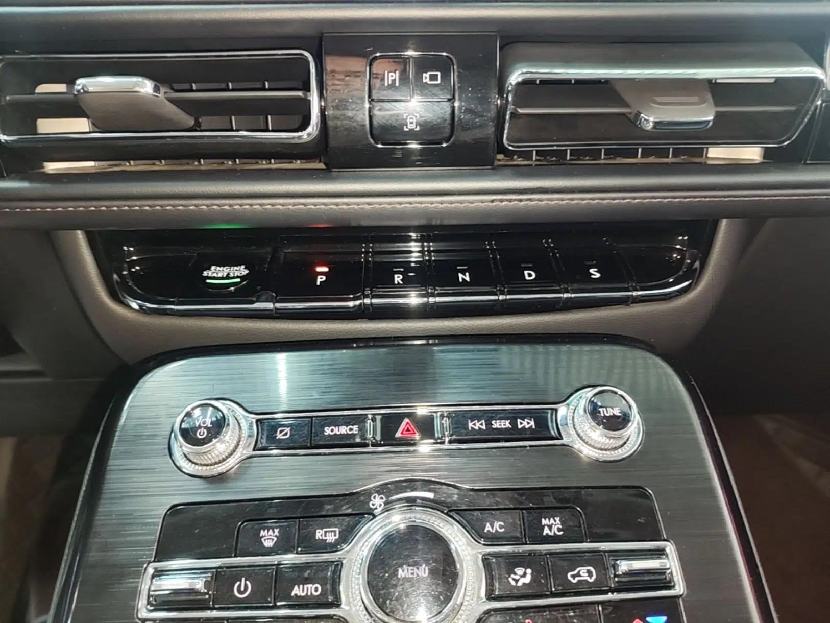 Lincoln Nautilus 2021 2.0T Four-Wheel Drive Luxury Edition — миниатюра 17