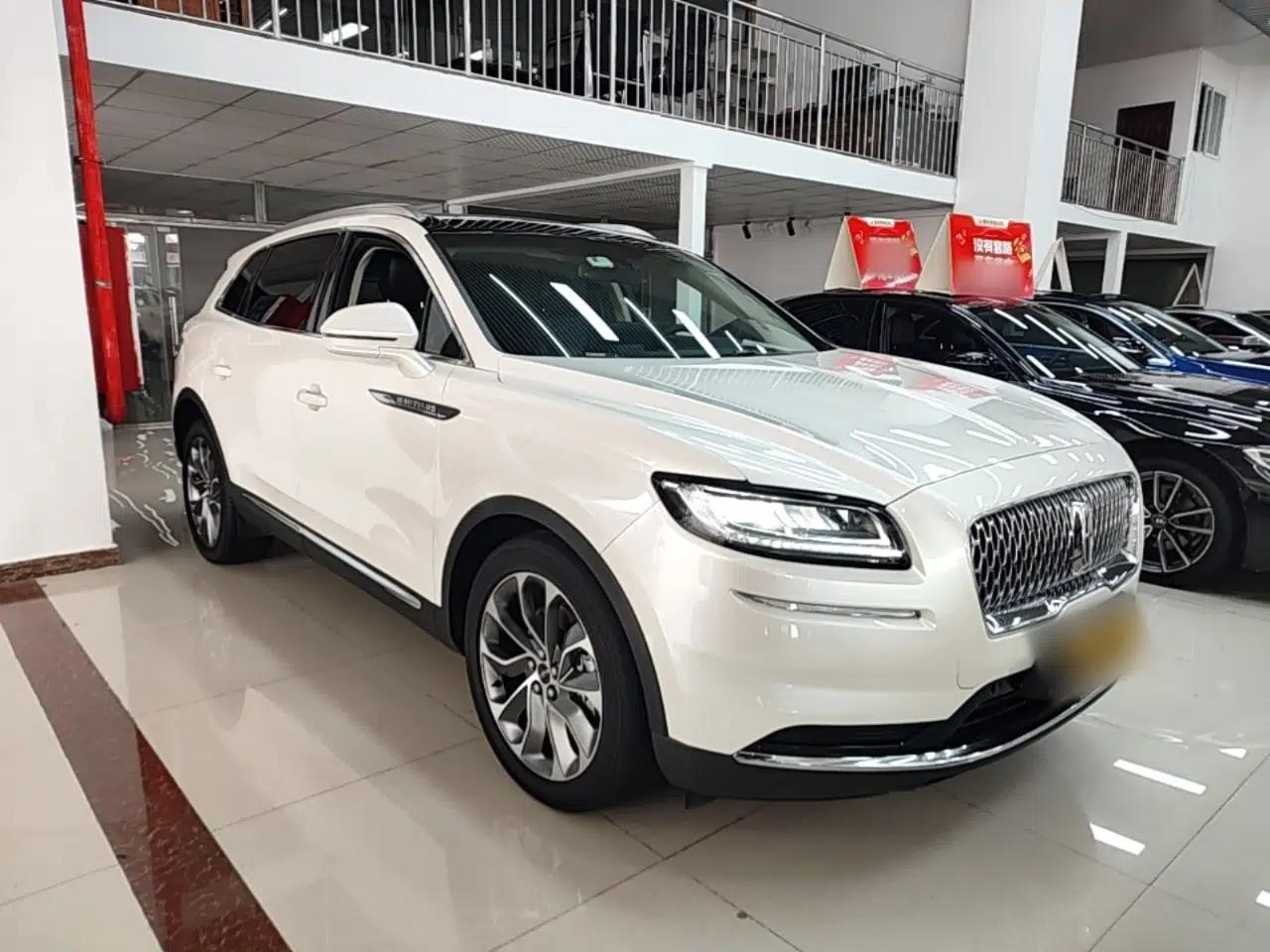 Lincoln Nautilus 2021 2.0T Four-Wheel Drive Luxury Edition — миниатюра 3