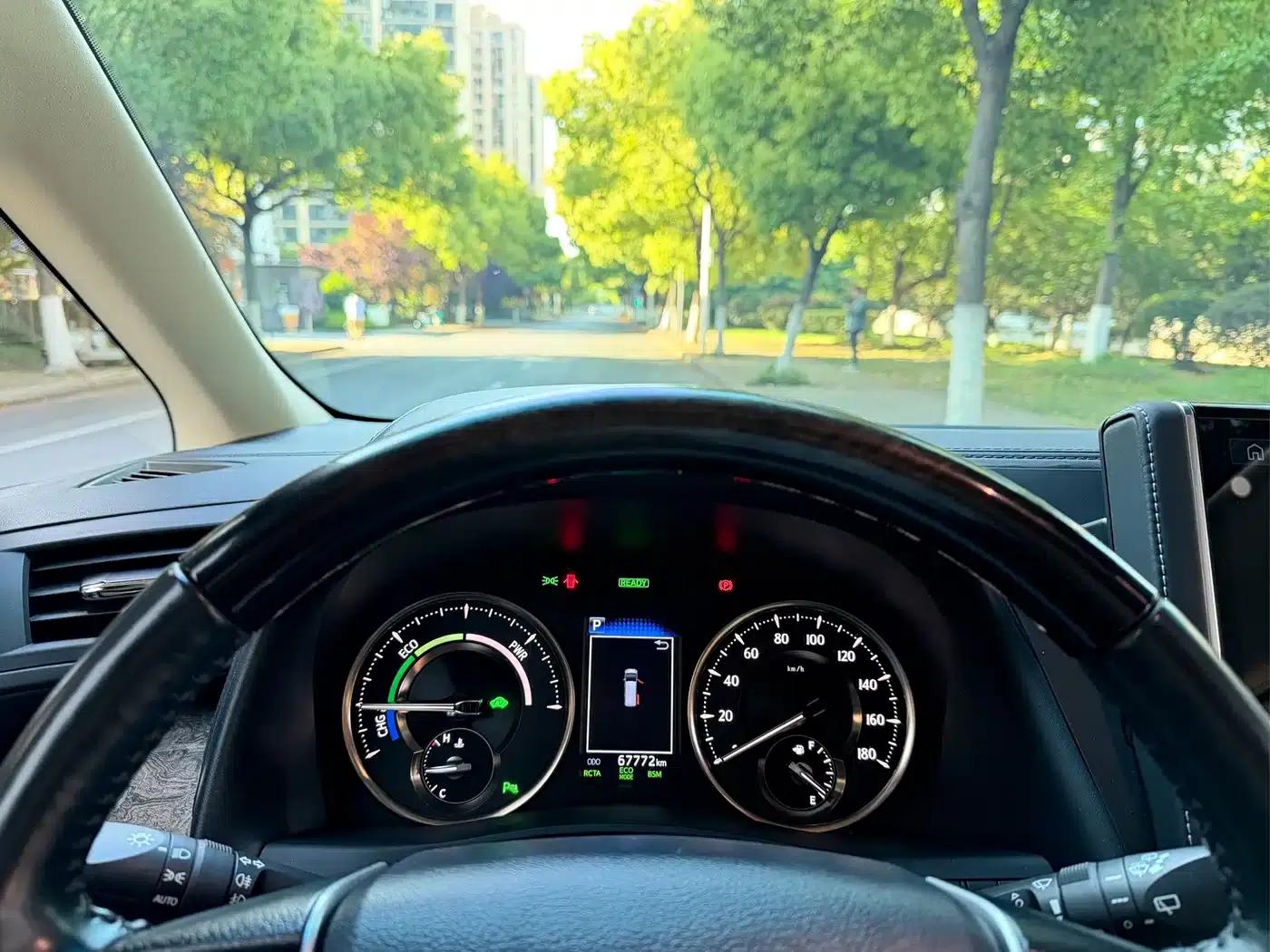 2019 Alphard Hybrid 2.5L HV Premium Edition — миниатюра 19