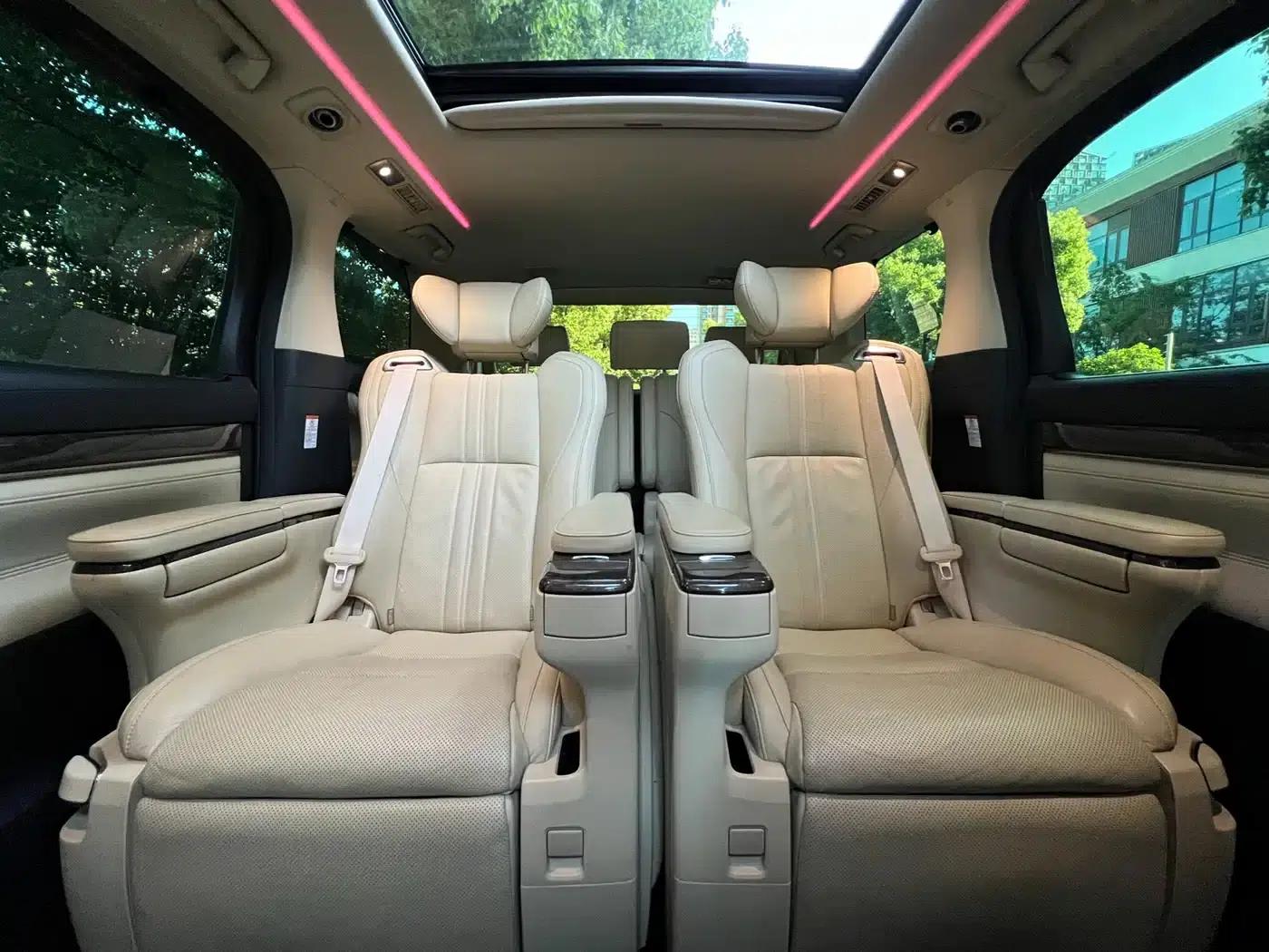 2019 Alphard Hybrid 2.5L HV Premium Edition — миниатюра 10