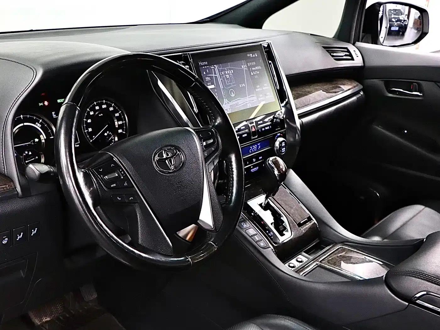 2020 Alphard Hybrid 2.5L HV Premium Edition — миниатюра 11