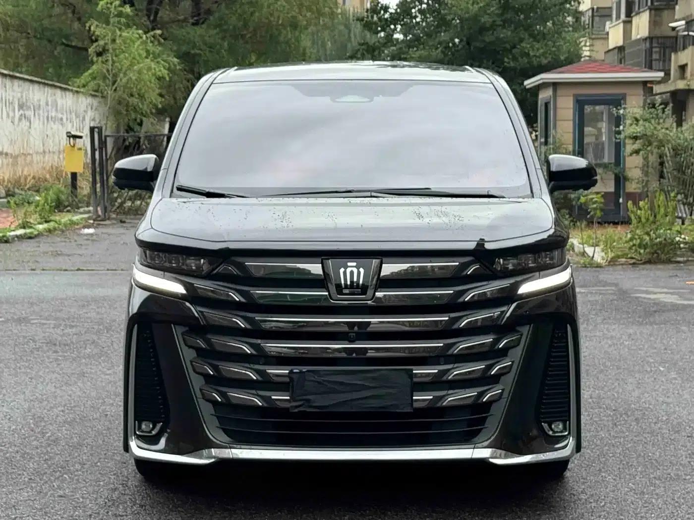 2024 Alphard Crown Hybrid 2.5L Supreme Executive Edition — миниатюра 1