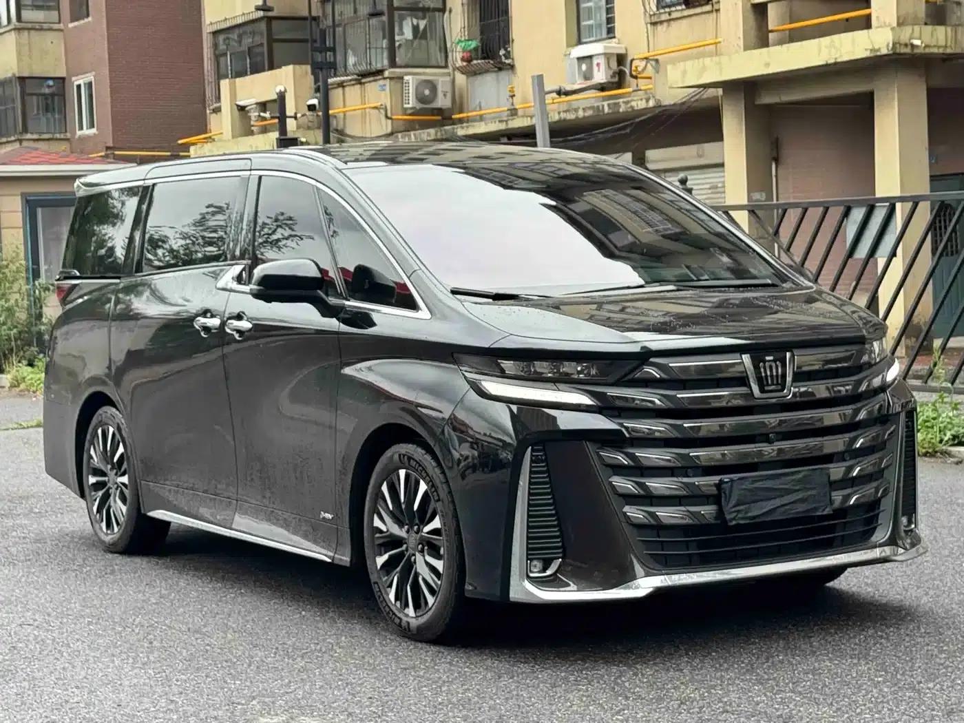 2024 Alphard Crown Hybrid 2.5L Supreme Executive Edition — миниатюра 2