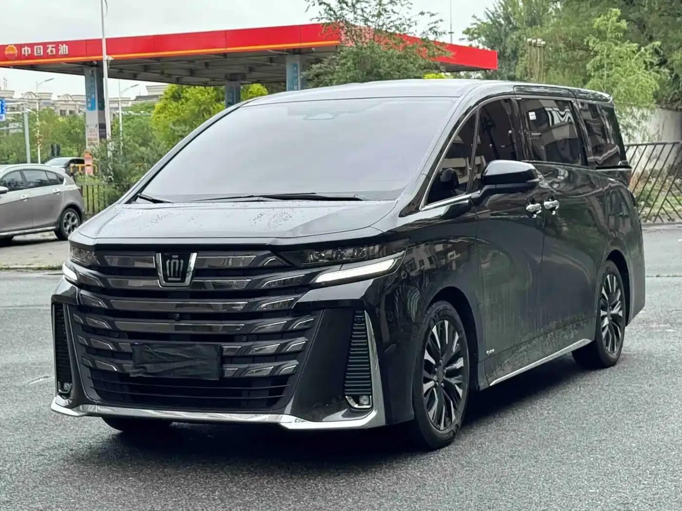 2024 Alphard Crown Hybrid 2.5L Supreme Executive Edition — миниатюра 3