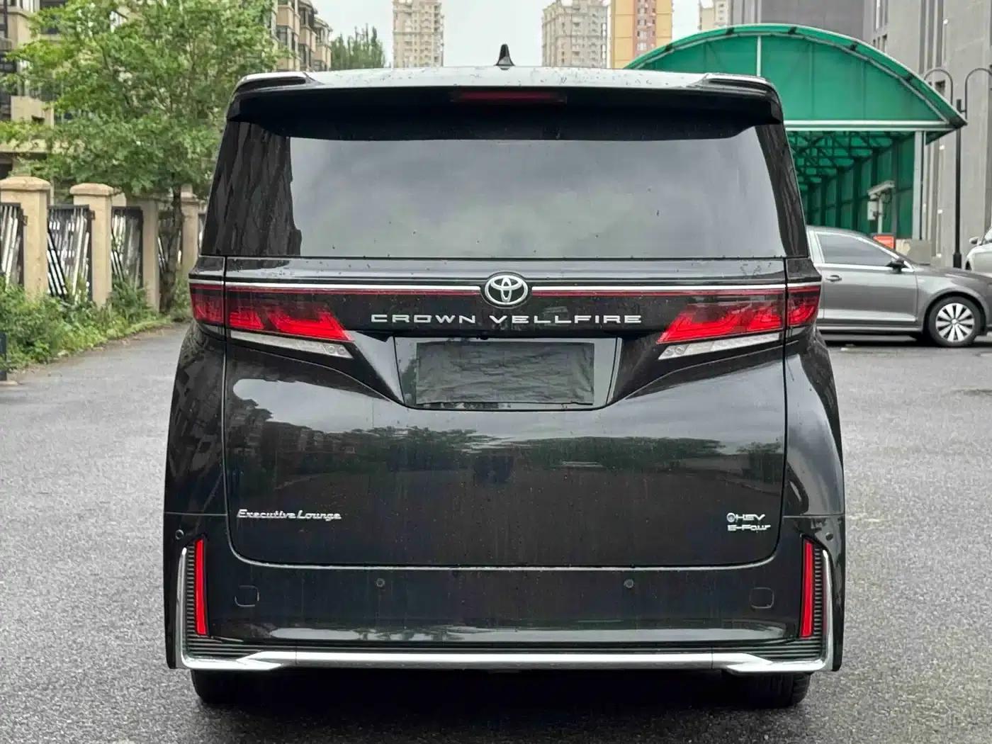 2024 Alphard Crown Hybrid 2.5L Supreme Executive Edition — миниатюра 5