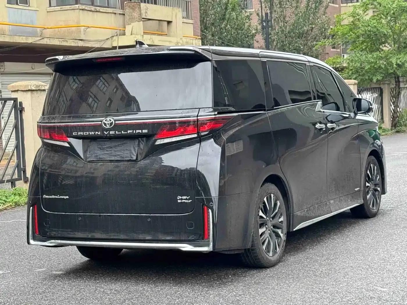 2024 Alphard Crown Hybrid 2.5L Supreme Executive Edition — миниатюра 6