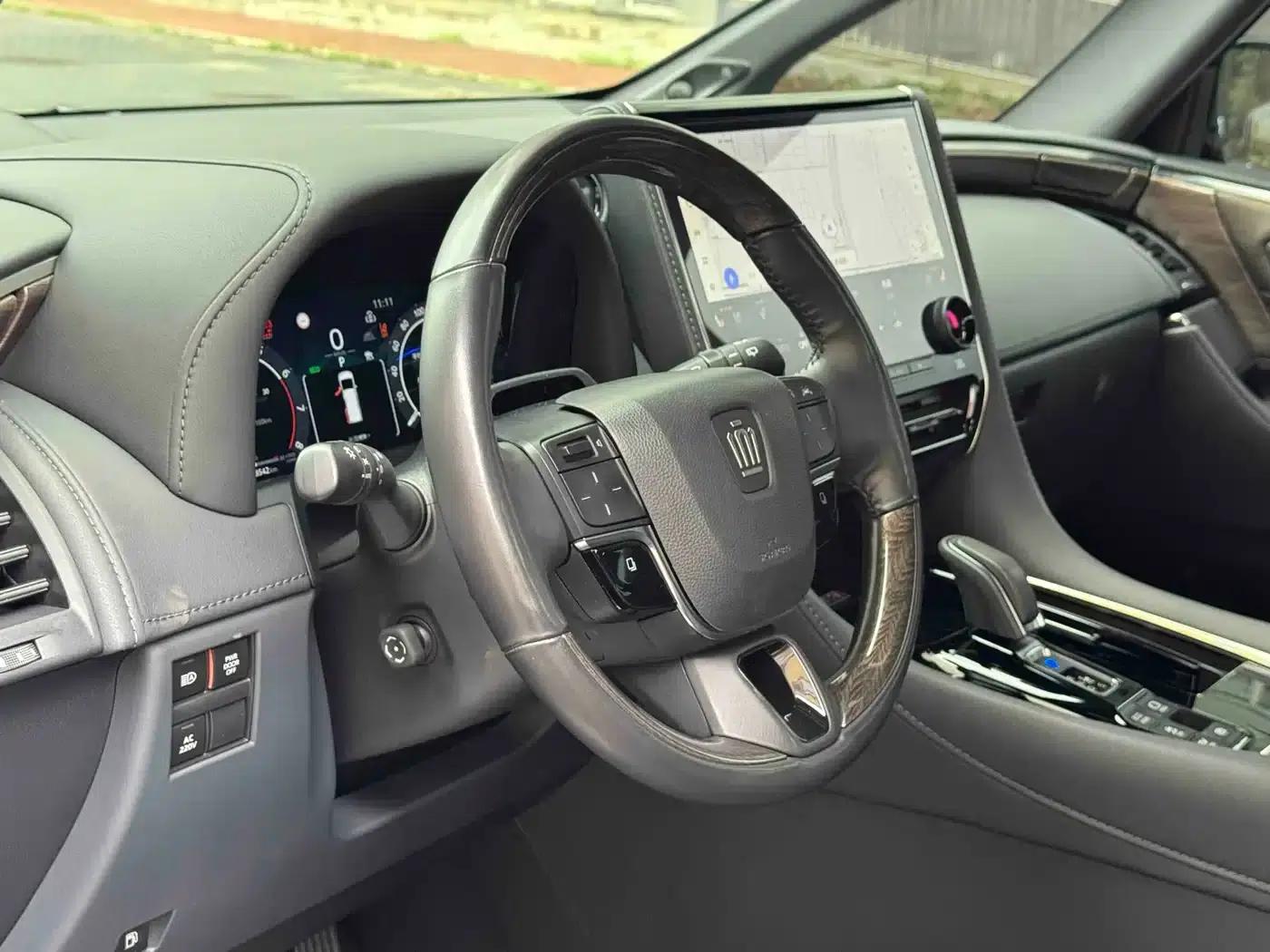2024 Alphard Crown Hybrid 2.5L Supreme Executive Edition — миниатюра 7