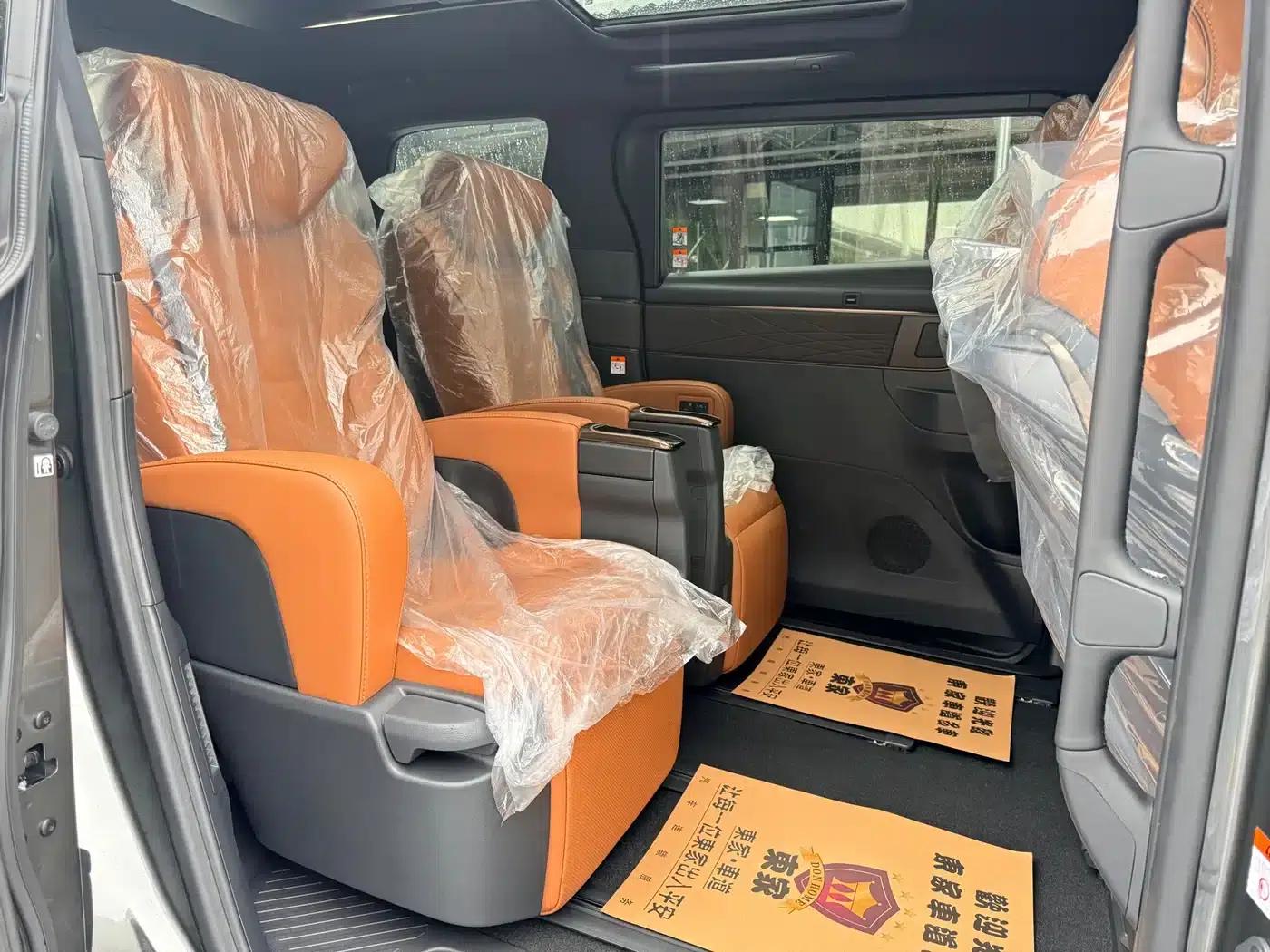 2025 Alphard 2.4T Automatic — миниатюра 11