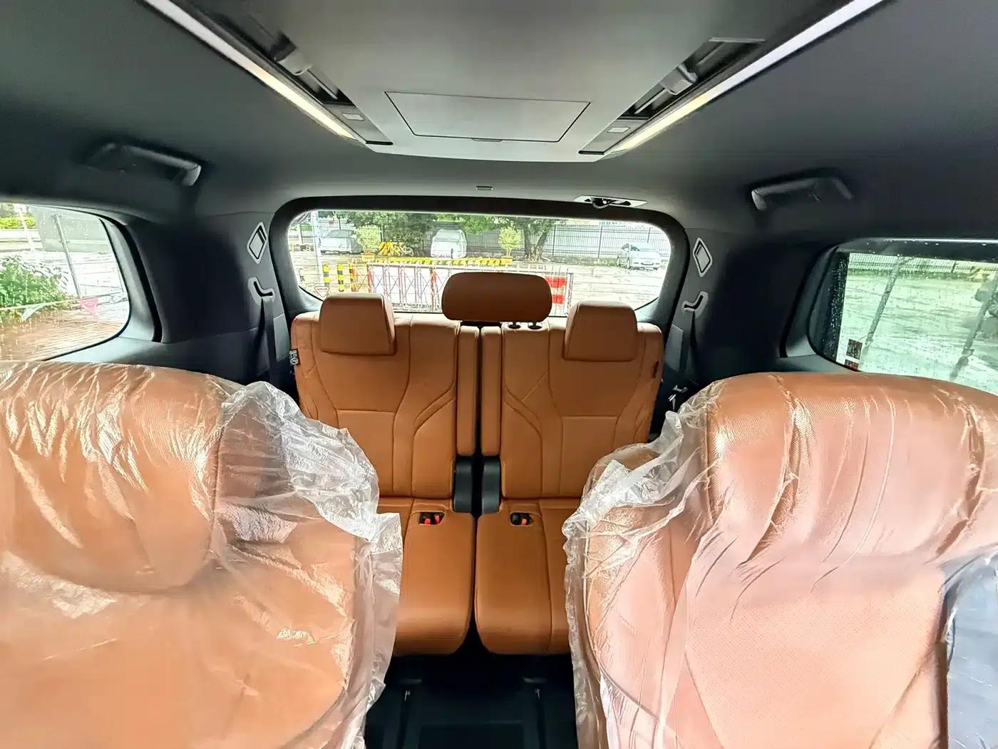 2025 Alphard 2.4T Automatic — миниатюра 13
