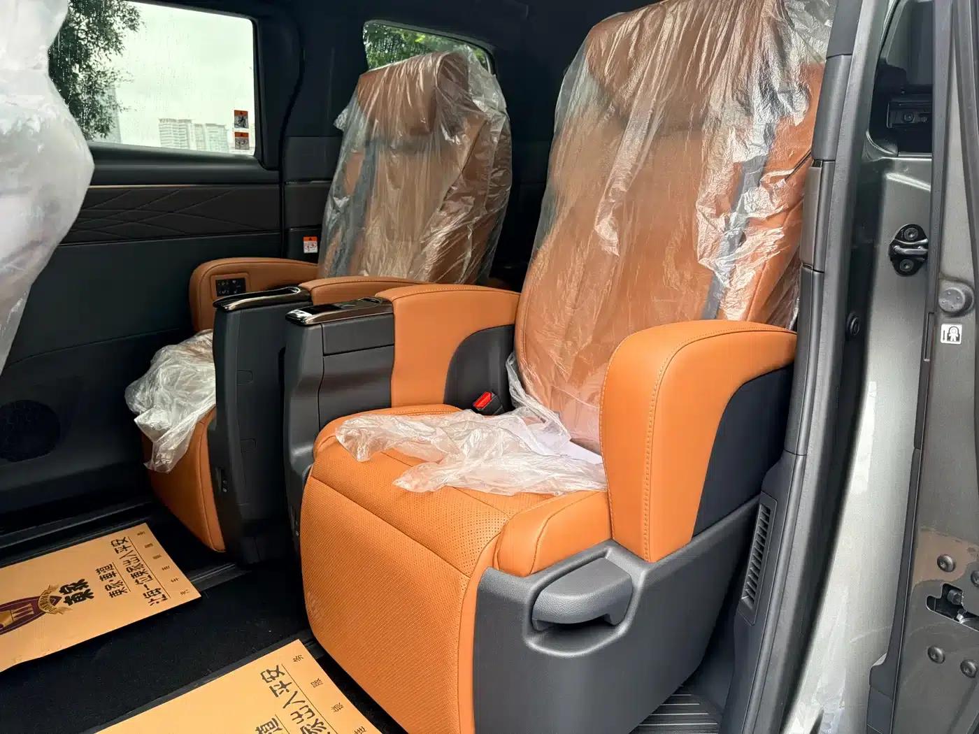 2025 Alphard 2.4T Automatic — миниатюра 14