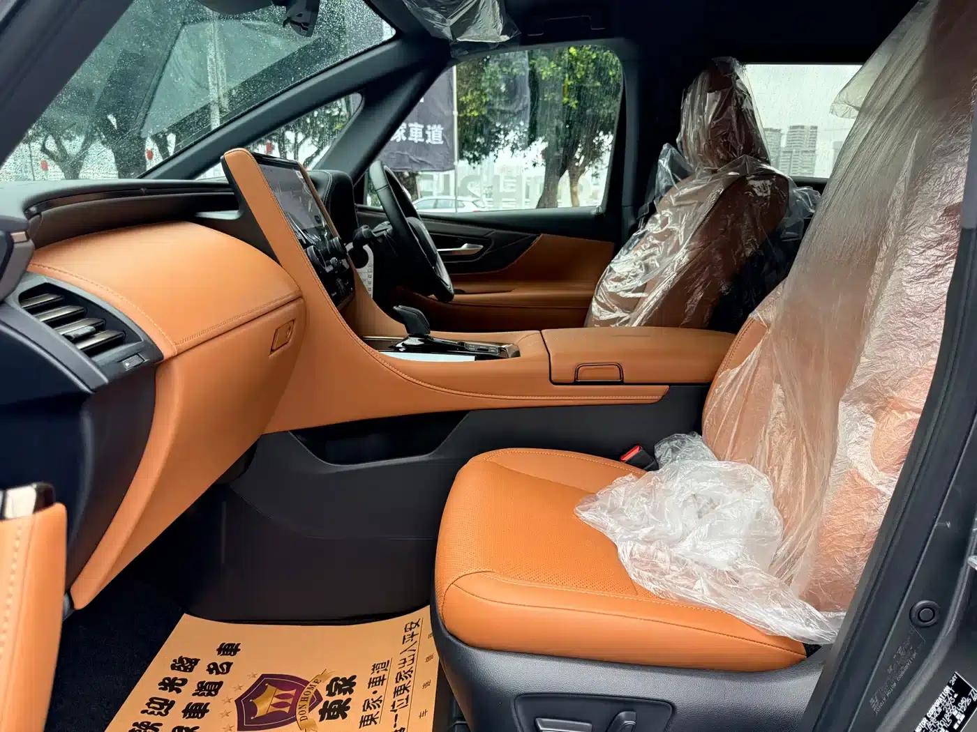 2025 Alphard 2.4T Automatic — миниатюра 16
