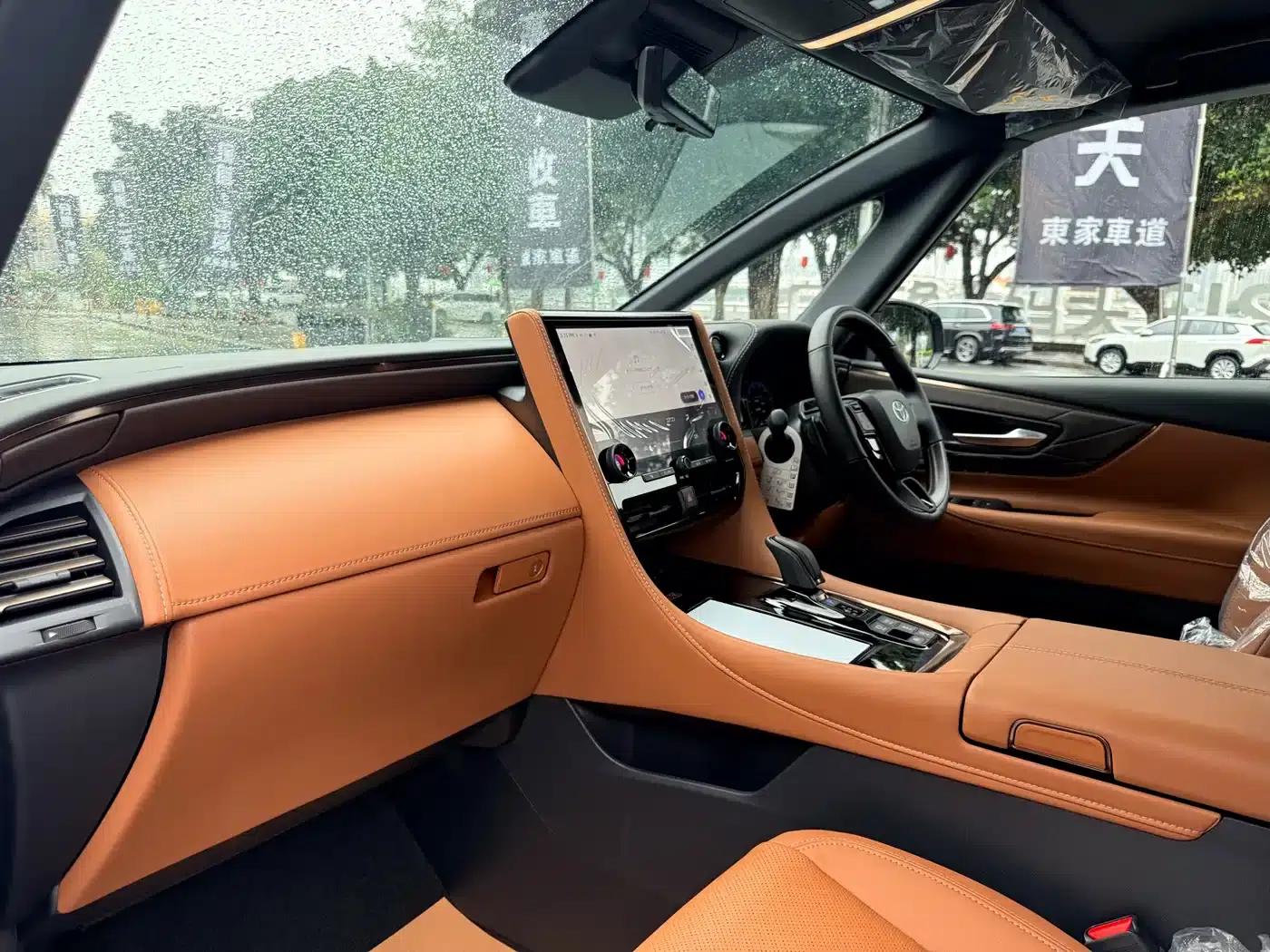 2025 Alphard 2.4T Automatic — миниатюра 17