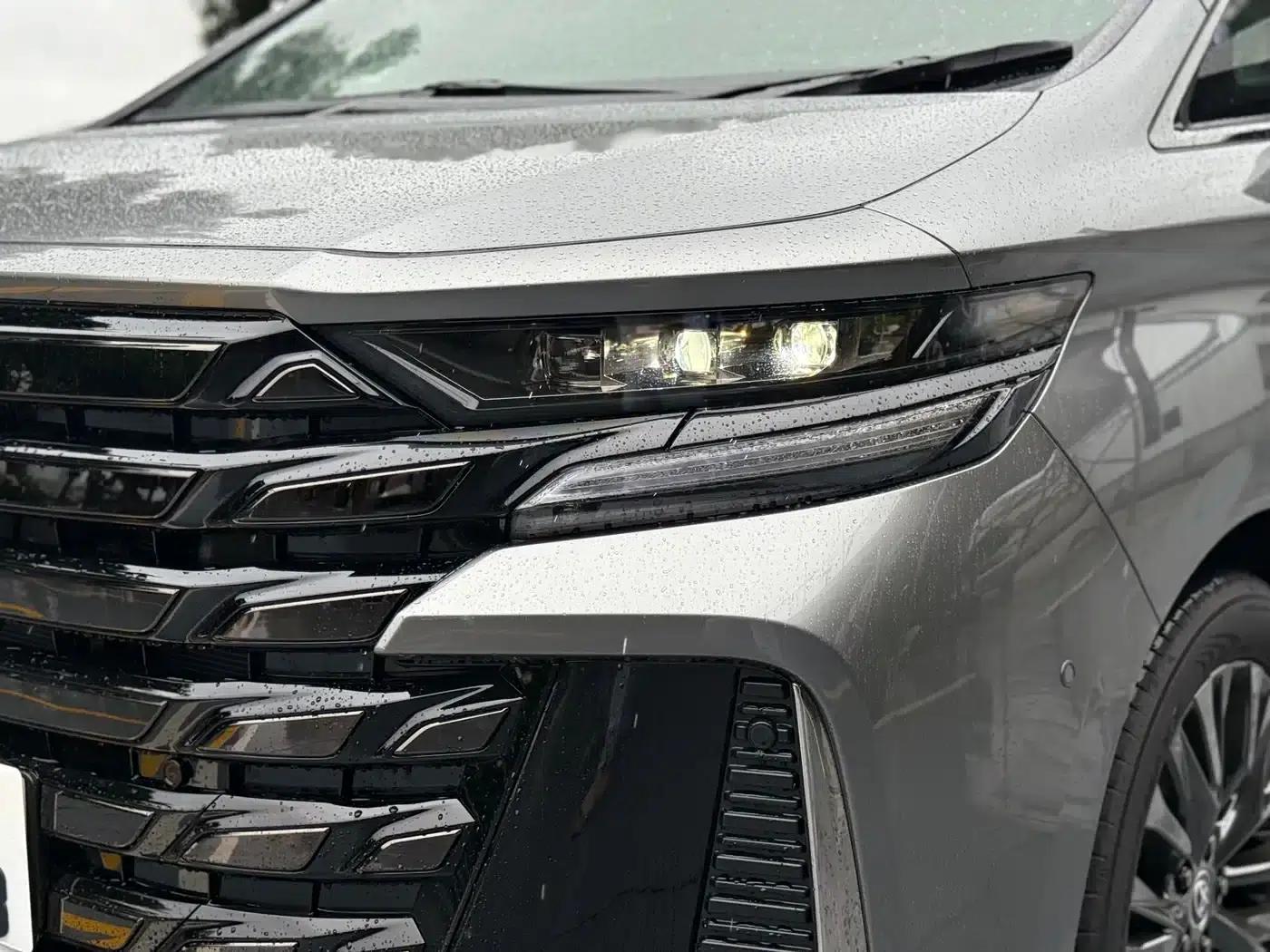 2025 Alphard 2.4T Automatic — миниатюра 22
