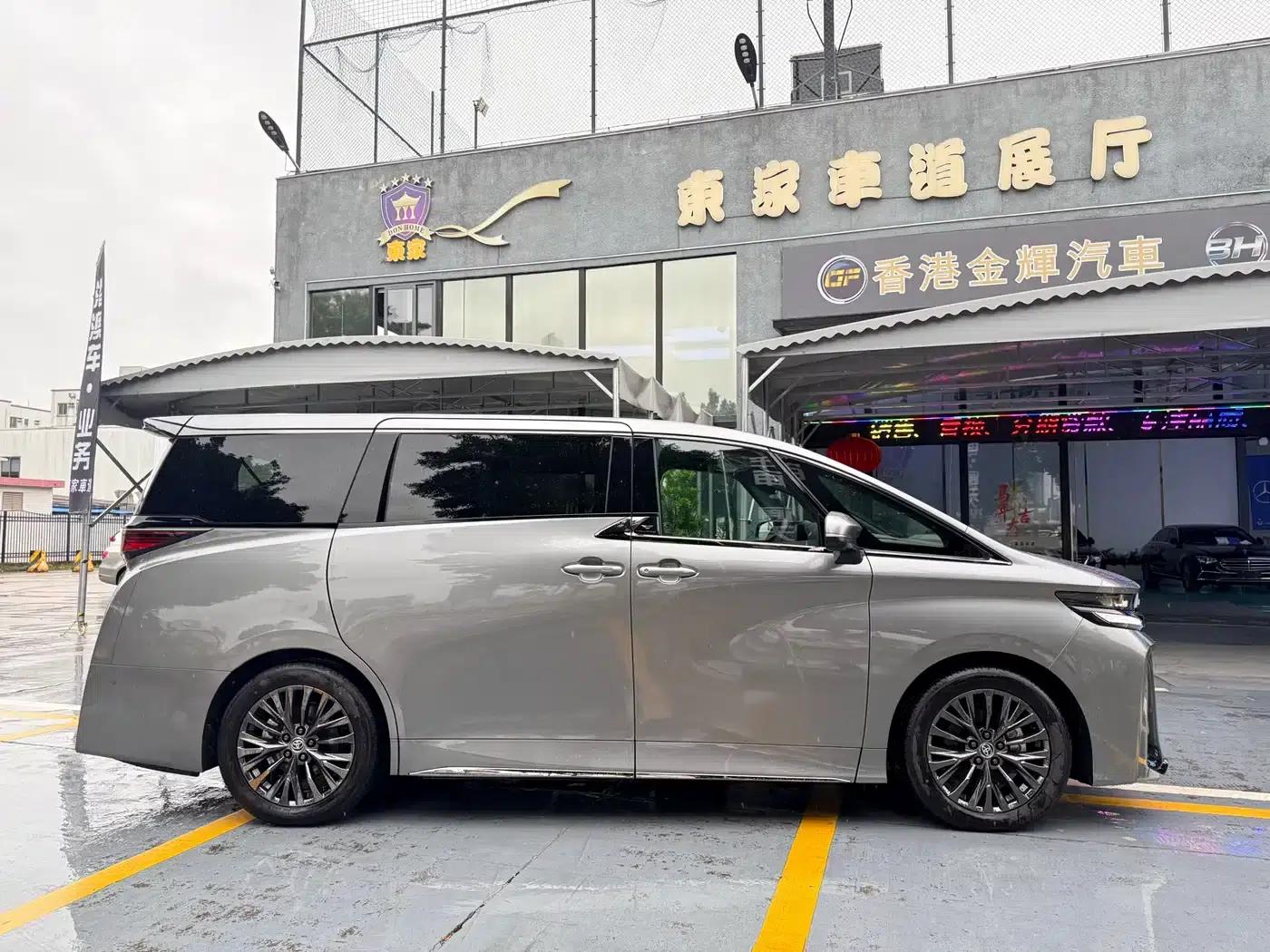 2025 Alphard 2.4T Automatic — миниатюра 4